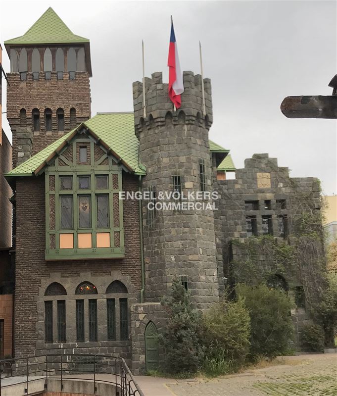 Arriendo castillo oficina 500 m2 Pequenio Vaticano