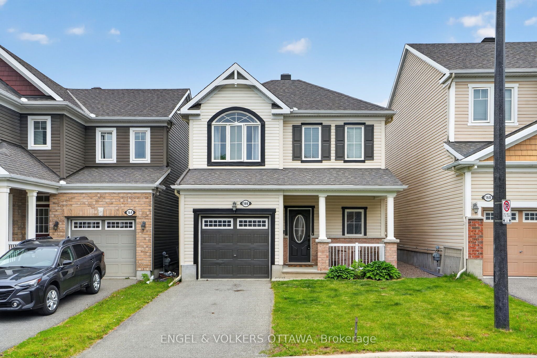 Beautifully Maintained Detached Home  in Bridlewood