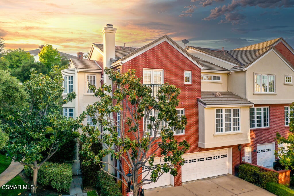 Luxury Townhome in Sherwood with Elevator