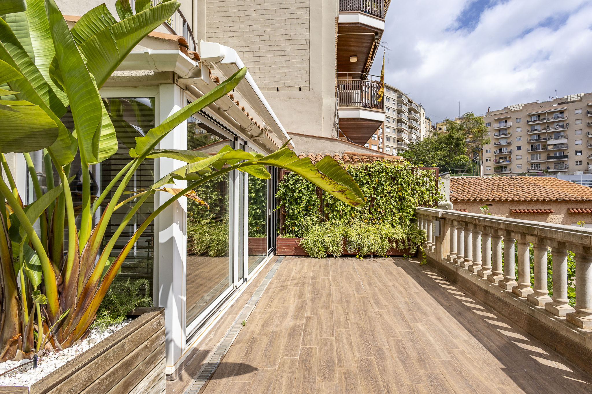 Oasis in Barcelona’s Upper District next to Kennedy Square