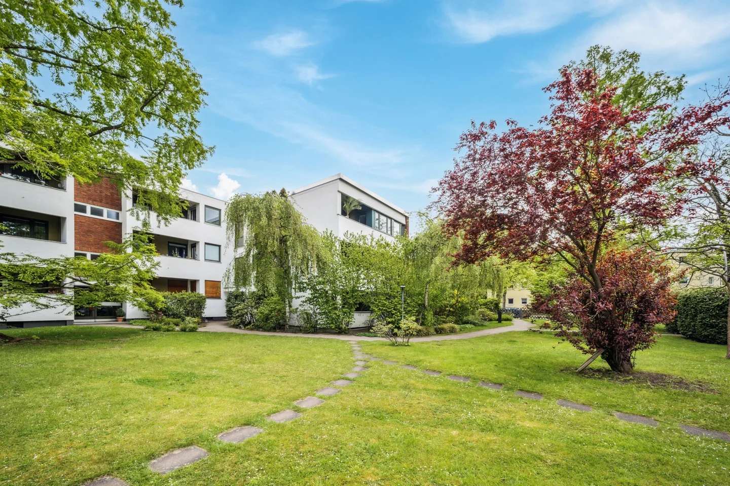 Traumhafte Familienwohnung mit 3 bis 4 Zimmern in Berlin-Zehlendorf mit Sonnengarantie!