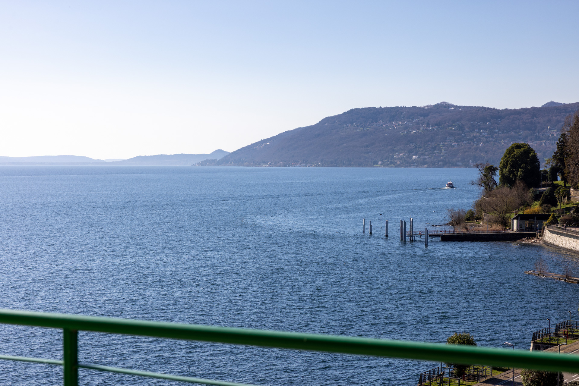 Prestigious lakefront apartment with panoramic views of Lake Maggiore