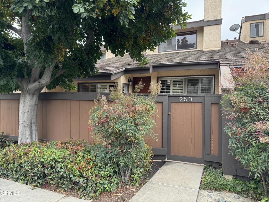 3 Bedroom Unit in Sought After Del Mar Townhouses Community