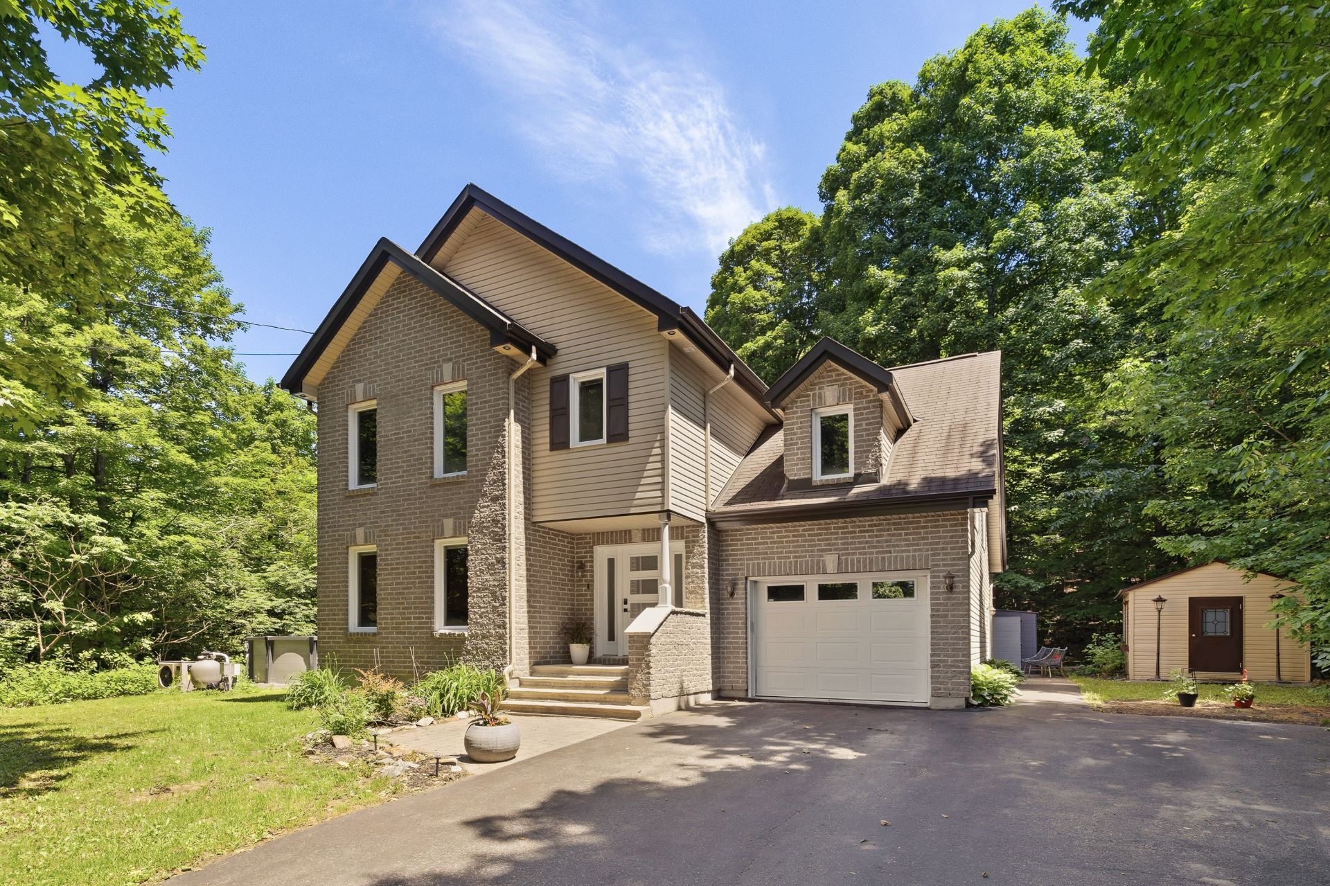 A Hidden Gem with Space, Privacy & Dream Yard