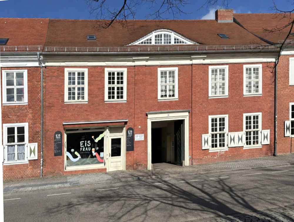 Denkmalgeschütztes Wohn- und Geschäftshaus
im begehrten Holländischen Viertel