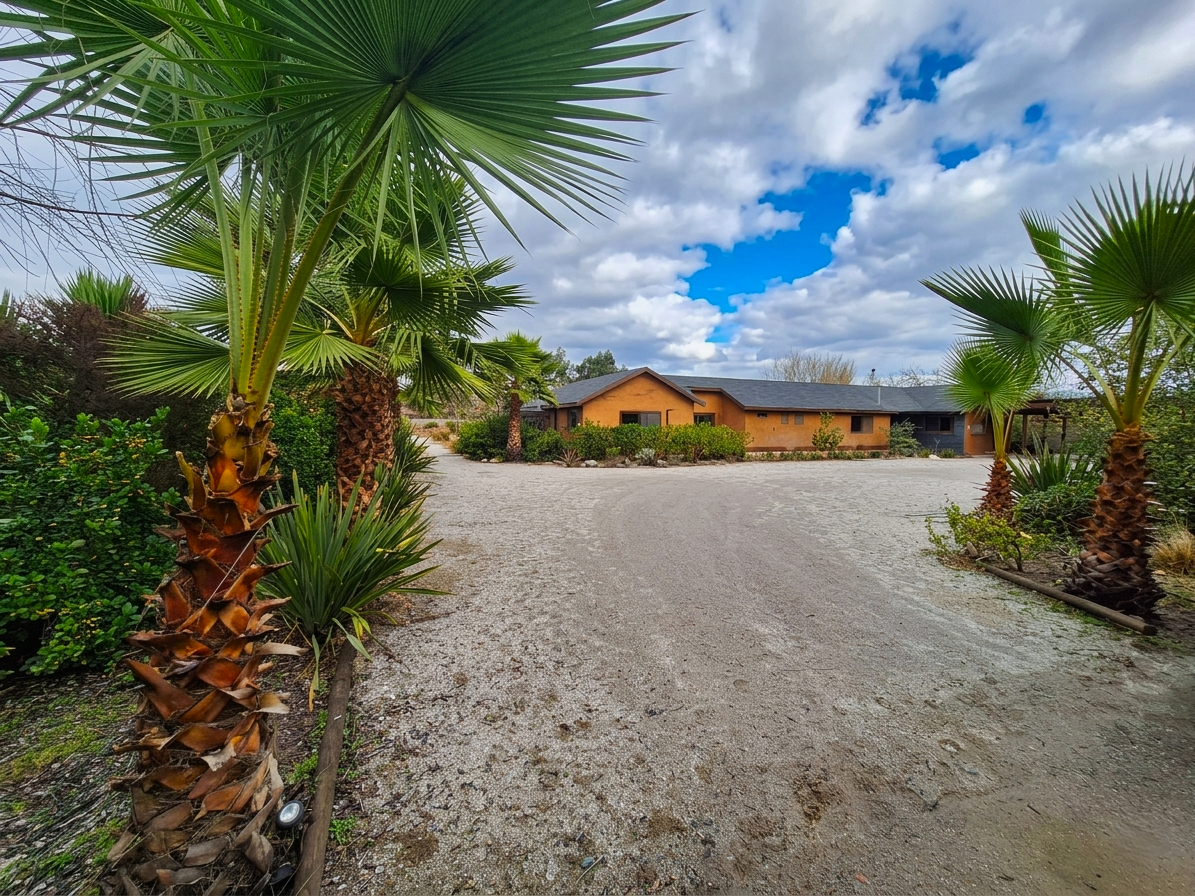 Excelente casa con gran quincho cerrado, Condominio de Paine