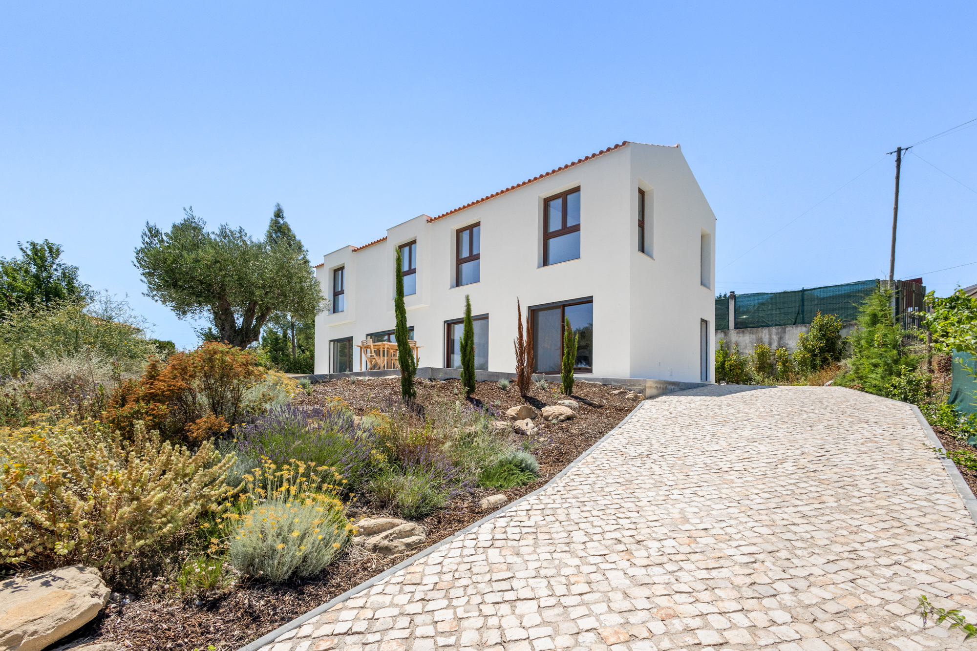 5-bedroom home in Carvalhal with pool and garden