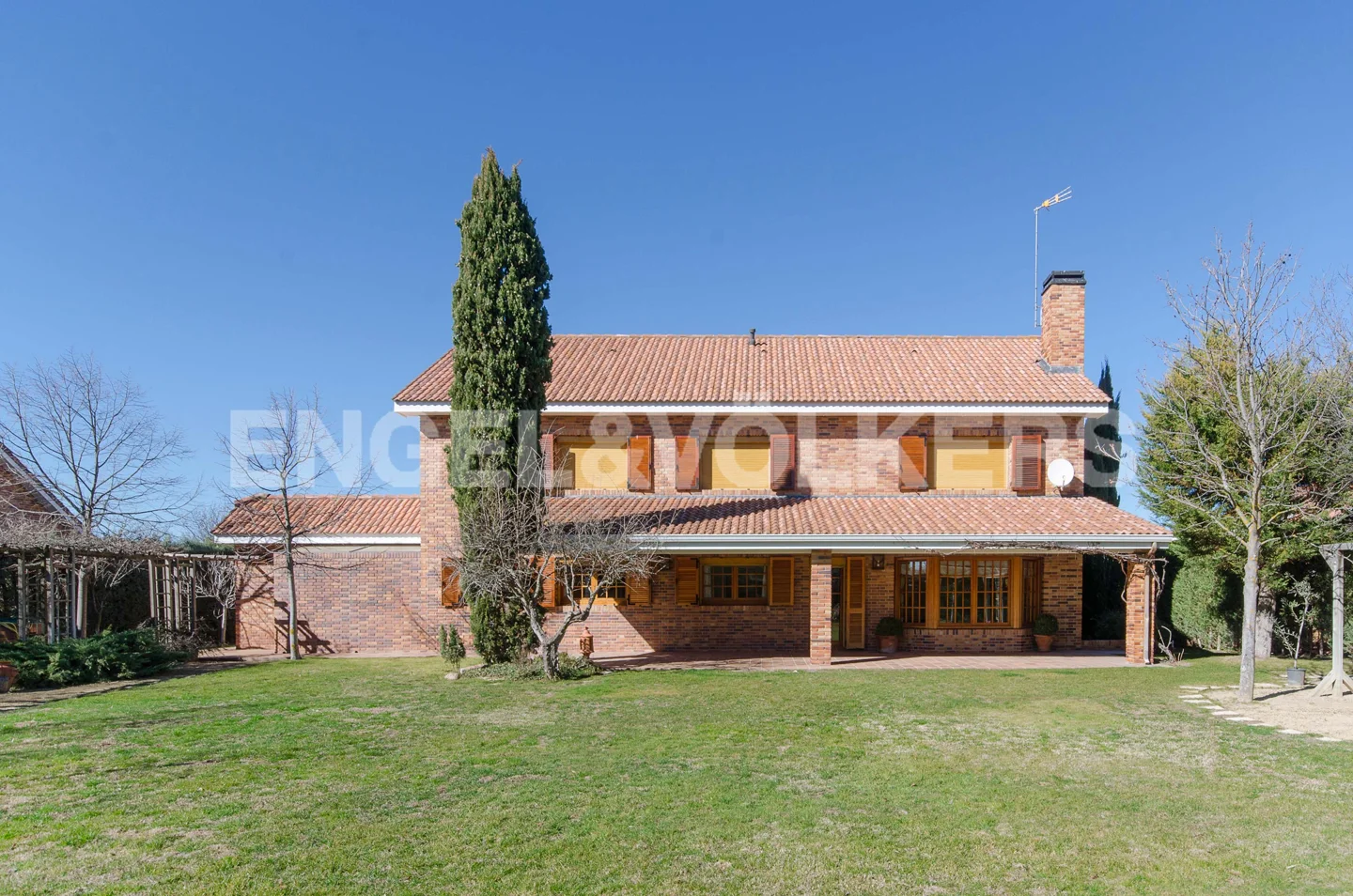 Magnificent  house for rent in Monte Alina
