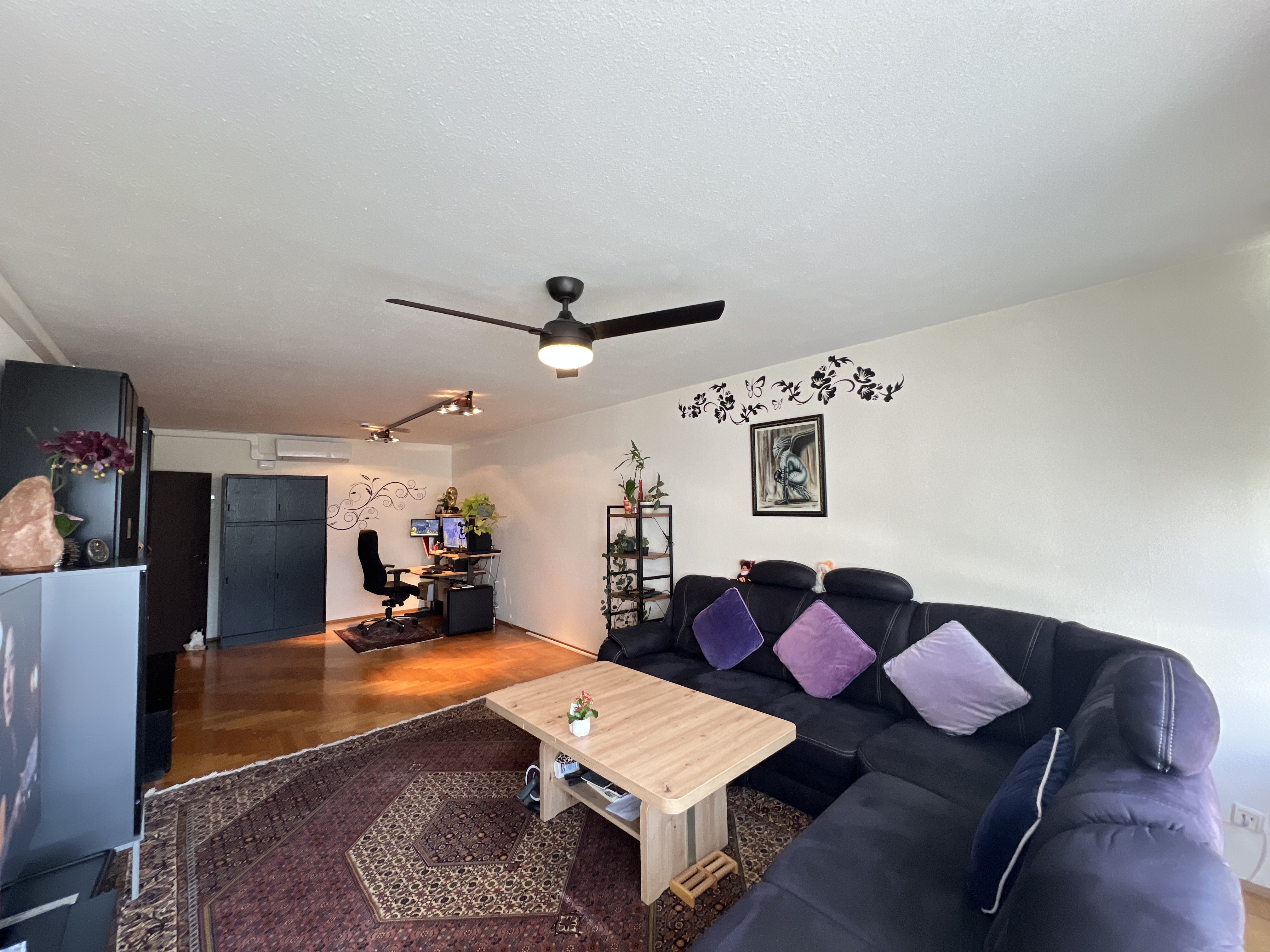 Stilvolle 2,5-Zimmer-Wohnung mit Südbalkon, Klimaanlage & Tiefgaragenstellplatz in der Nähe des Ettlinger Tors