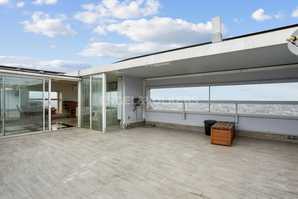 Duplex -248 sqm - top floor with terrace, splendid views