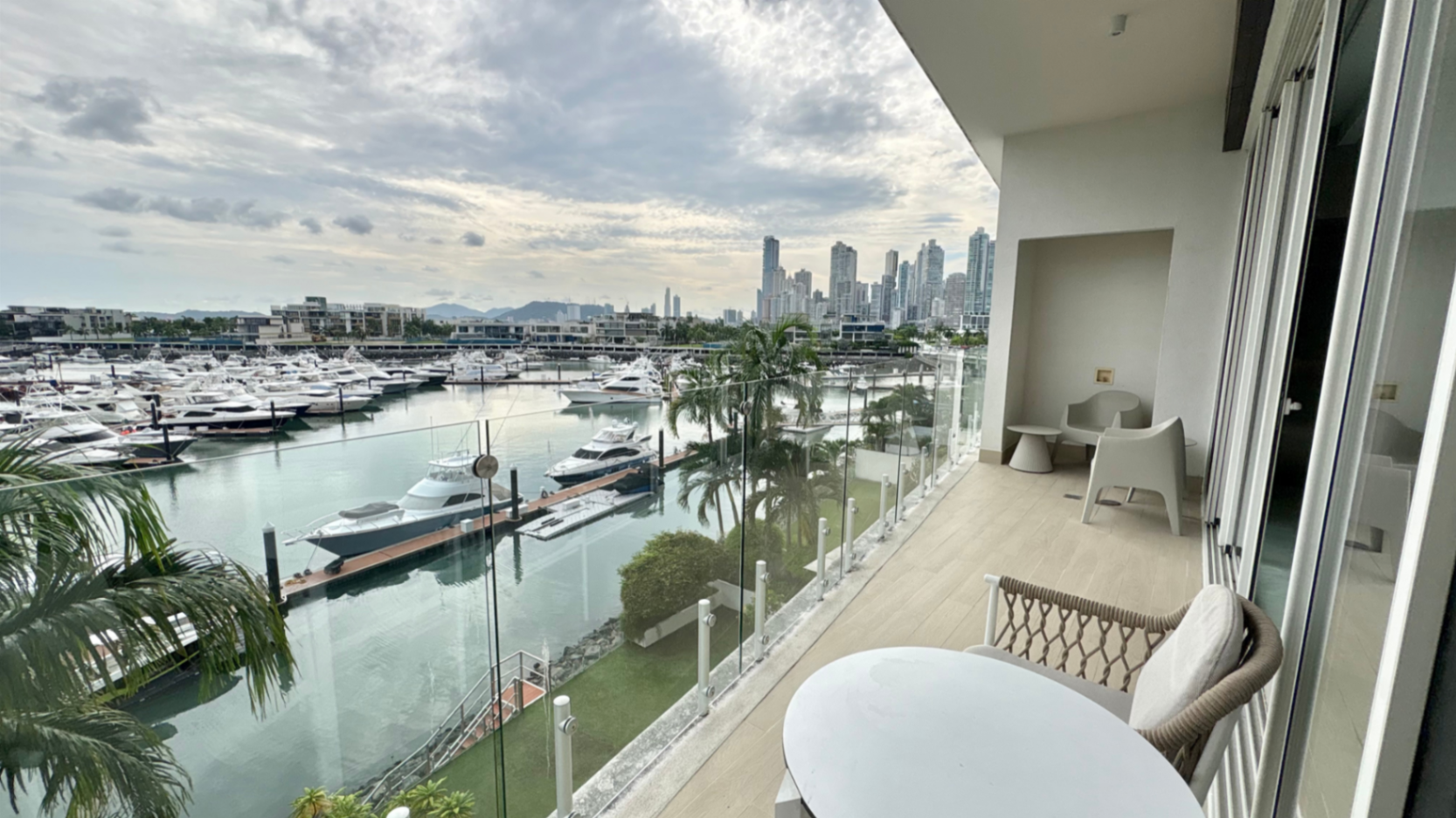 Waterfront Living at Ocean Reef Islands
