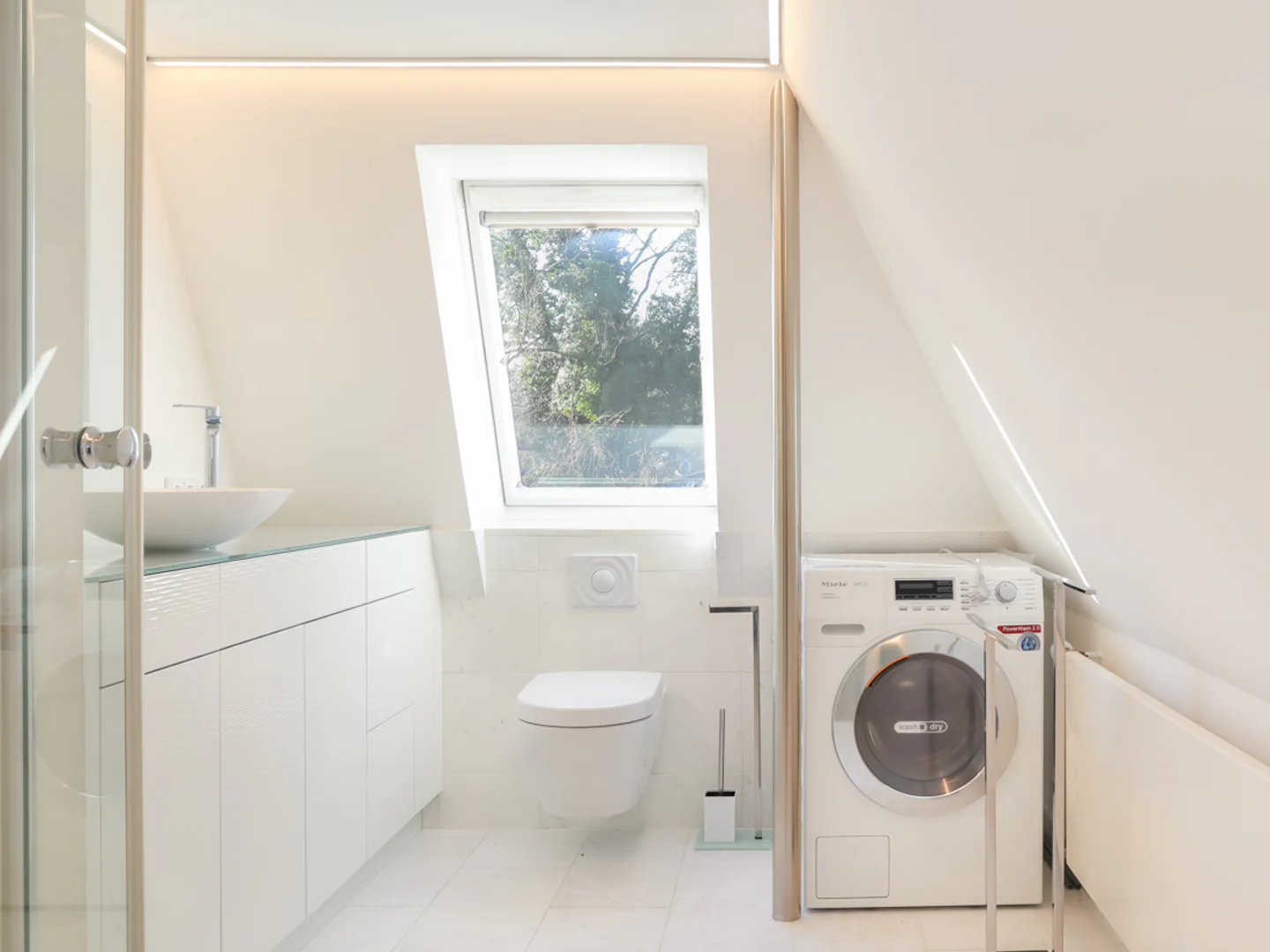 Exklusive Dachgeschoss-Maisonette in ruhiger Lage von Grunewald - Photo 2