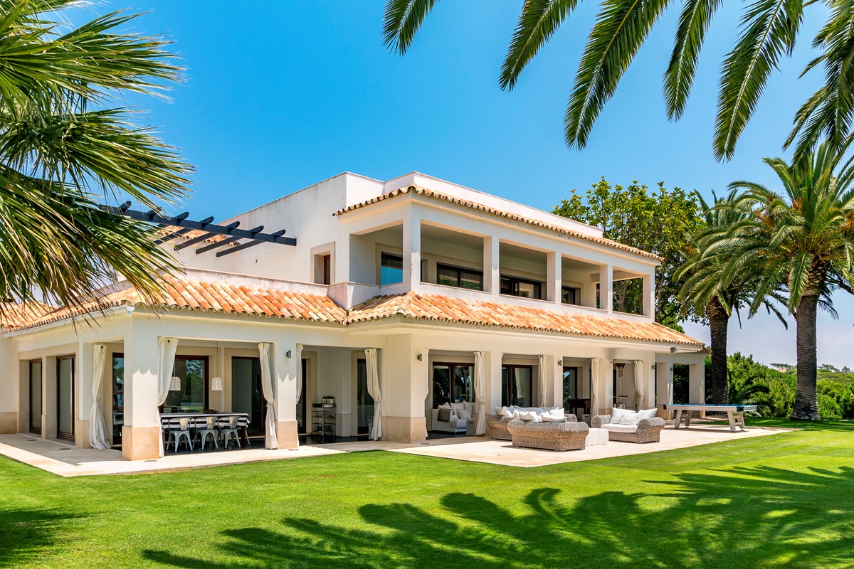 Magnificent Property with Sea Views and close to the Beach in Vale do Lobo