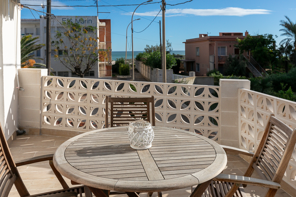 House with two flats by the sea in Perellonet