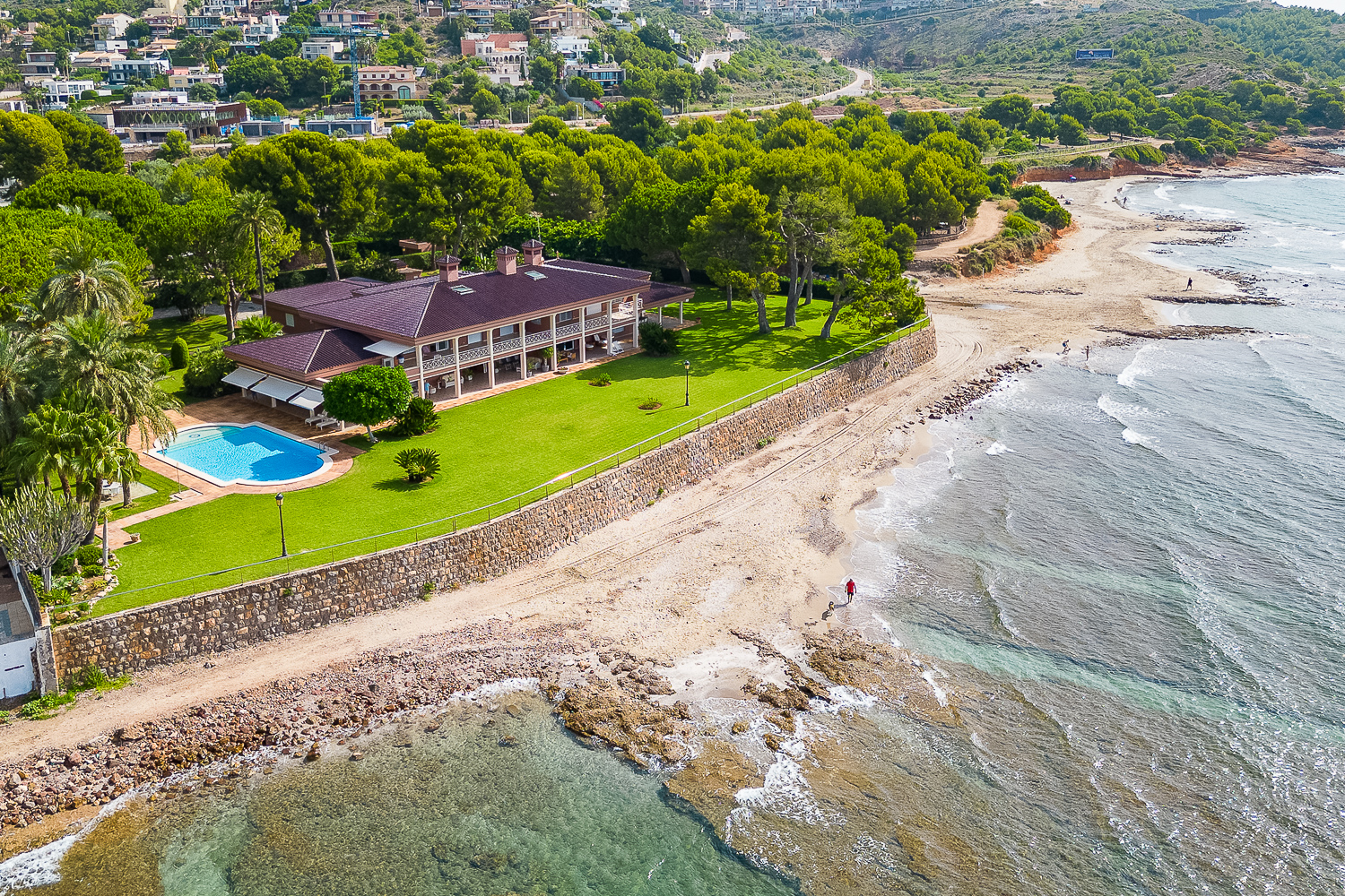 Live seaside luxury in Las Playetas, Oropesa del Mar