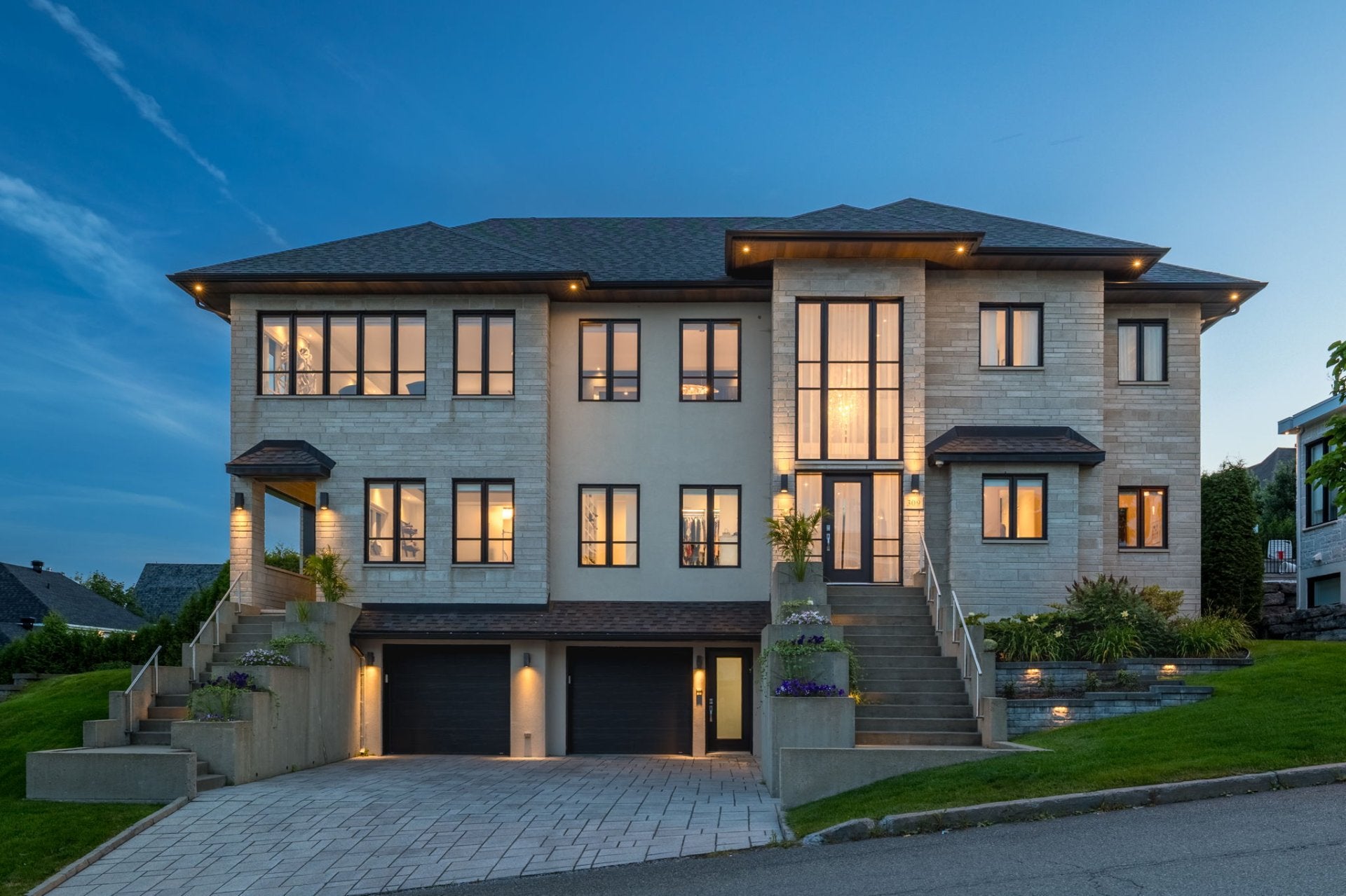 Magnificent private residence with panoramic river views