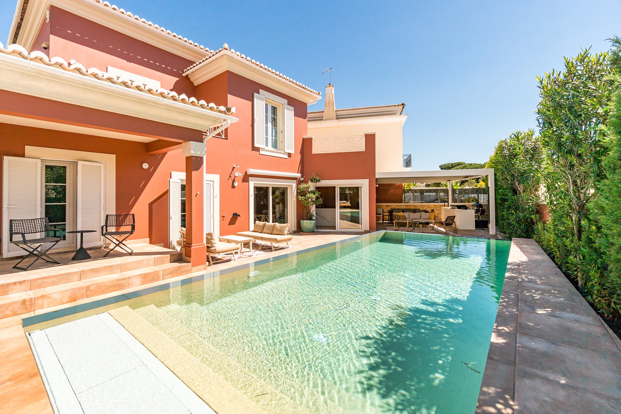 Stylish 4-Bedroom Villa in The Village, Between Quinta do Lago and Vale do Lobo