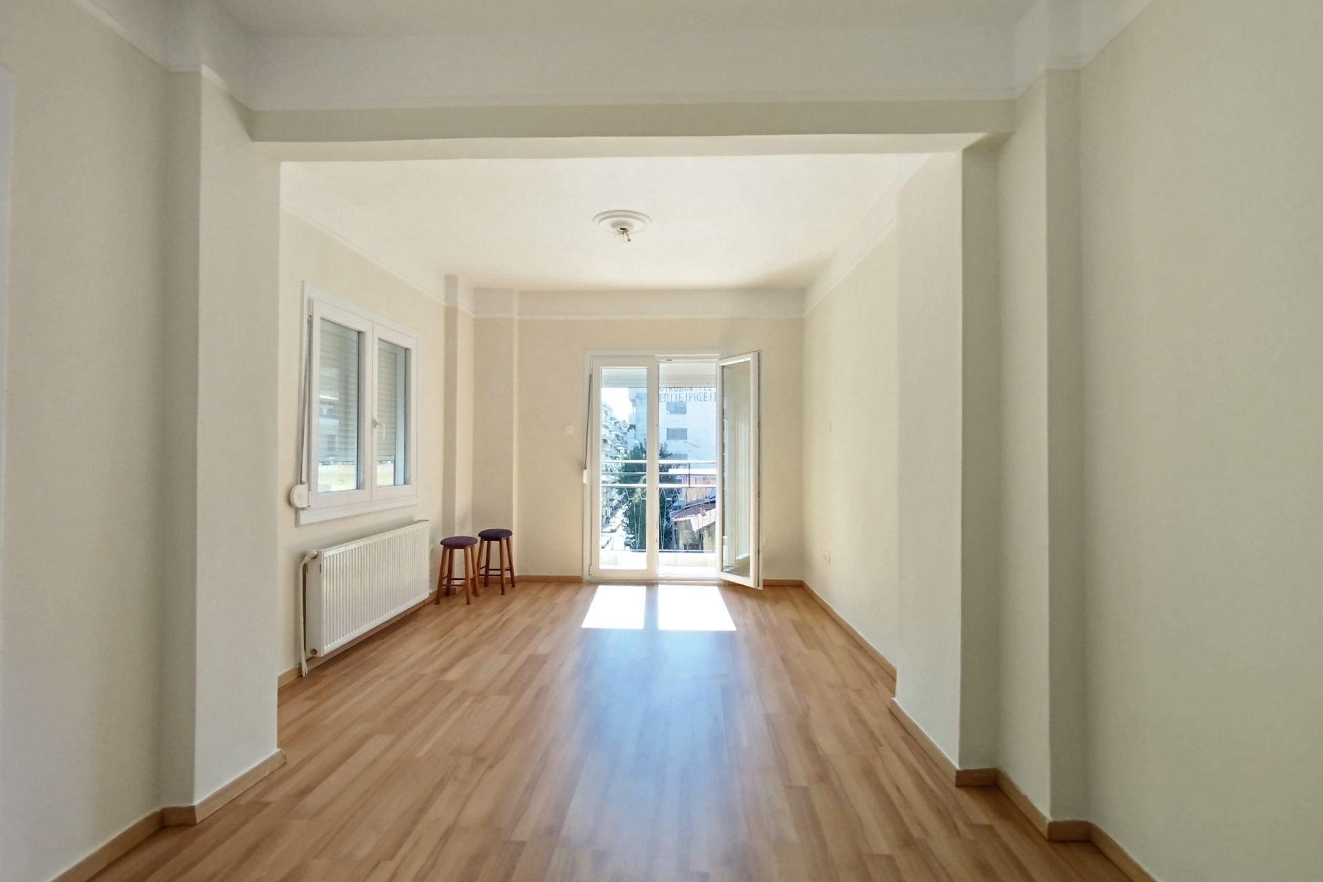 Bright & corner 2-bedroom apartment on Vasilissis Olgas Avenue