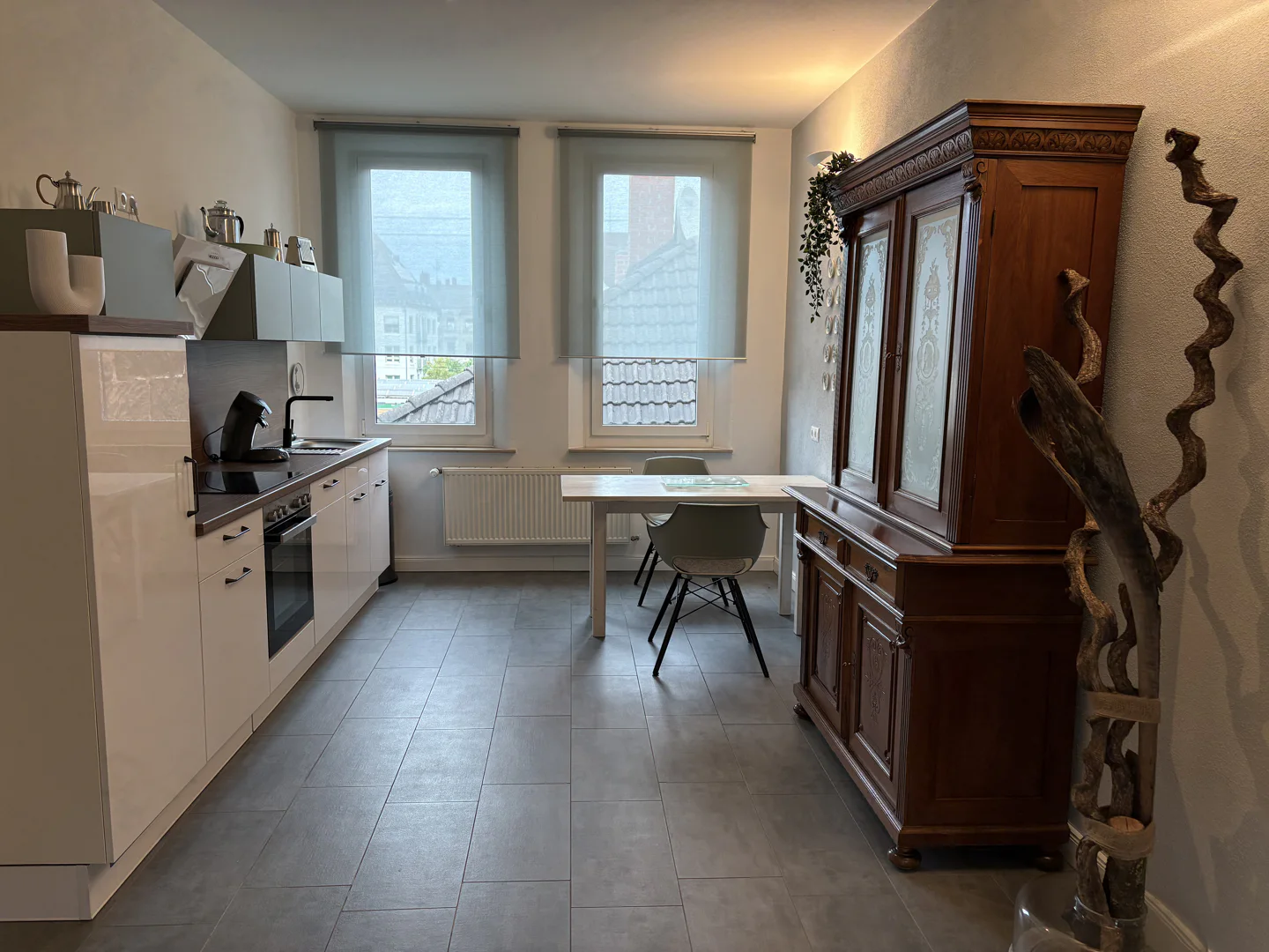 Luxuriöses Wohnen auf 120 m²: Vollmöblierter Altbau-Traum mit offener Raumgestaltung - Photo 5