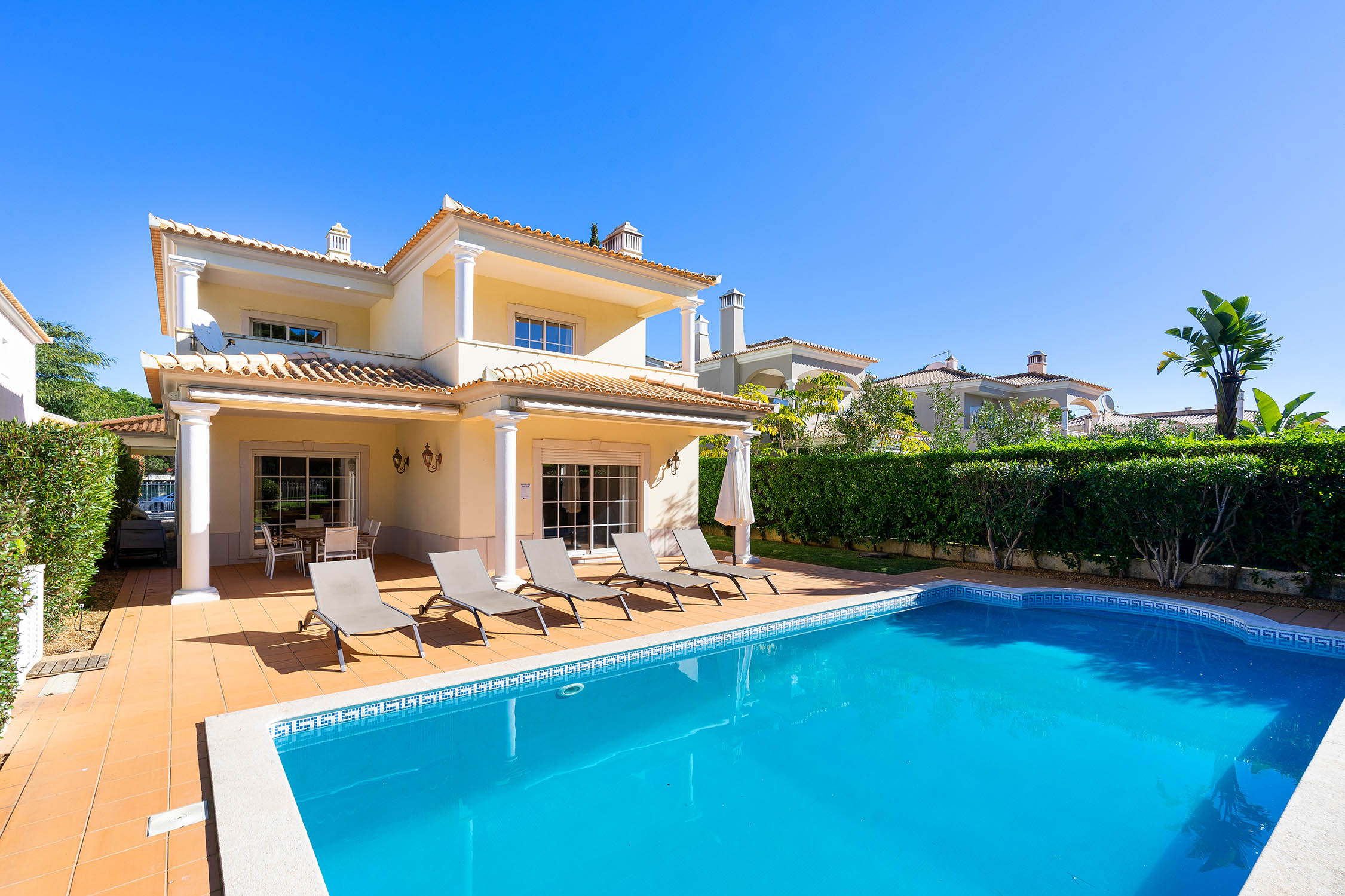 4-bedroom home with en-suite rooms and golf views in Vilamoura, Algarve