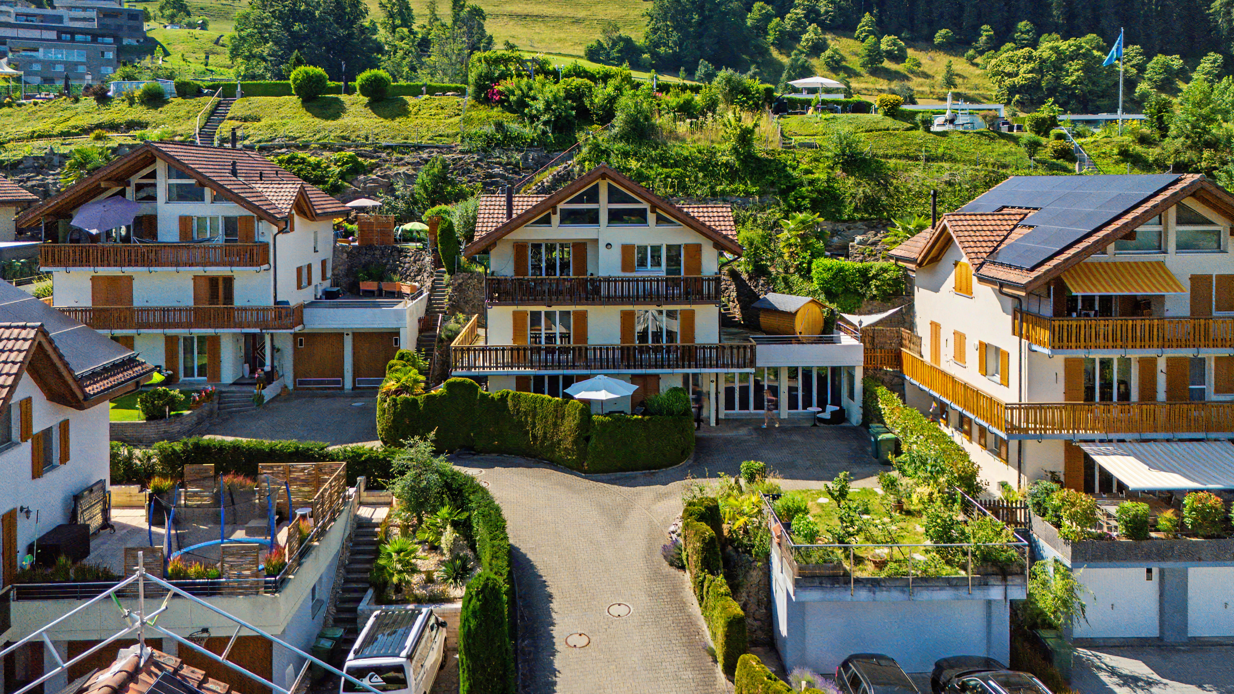 Privatsphäre & Panorama – aussergewöhnliche Maisonette in Meierskappel