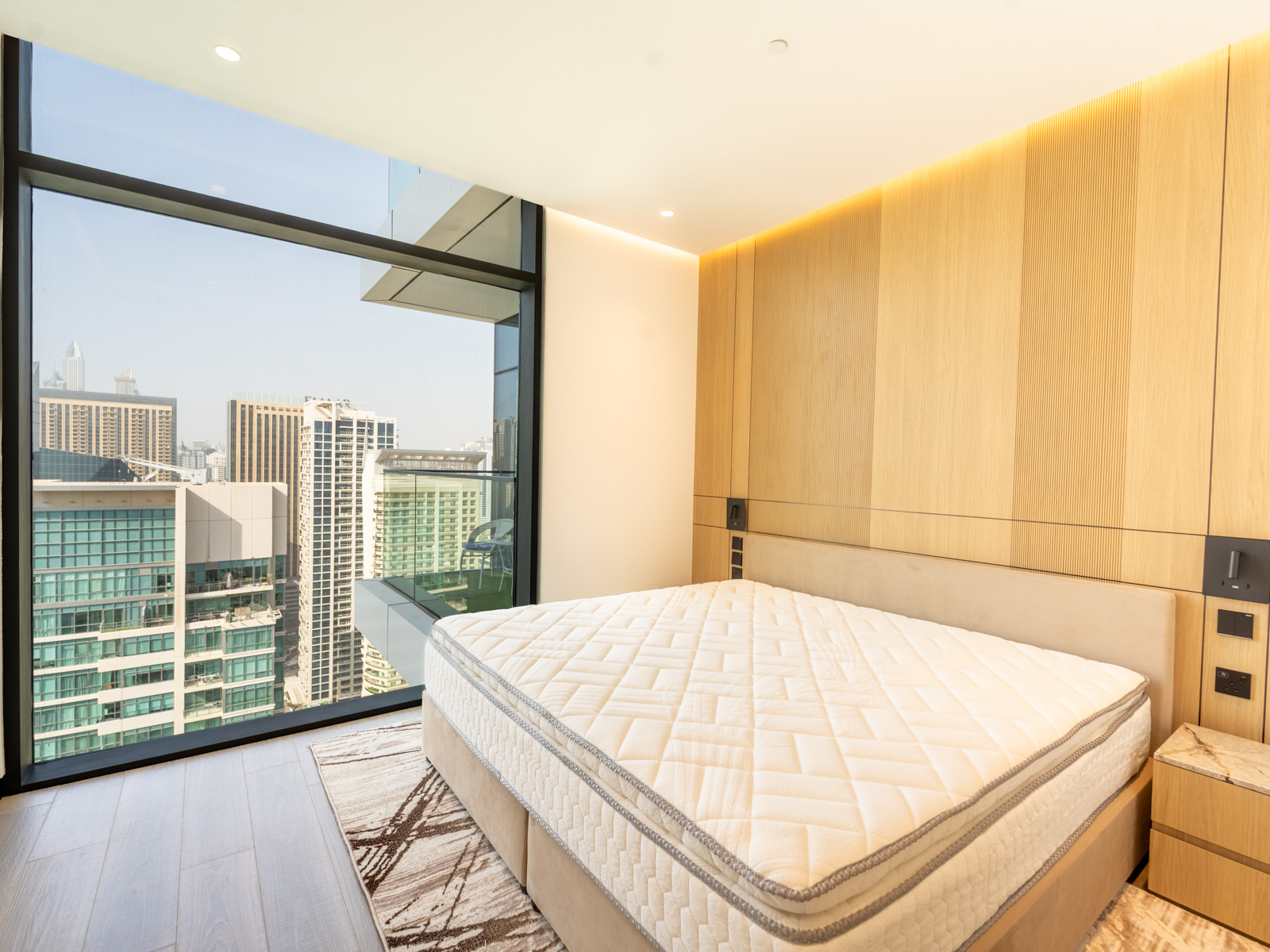 Luxury Living | Fully Upgraded | Full Marina View