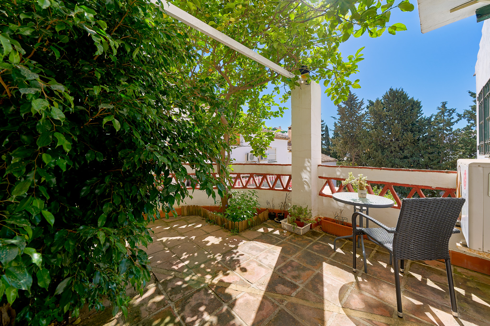 Two-bedroom townhouse in a quiet residential development in Torremolinos