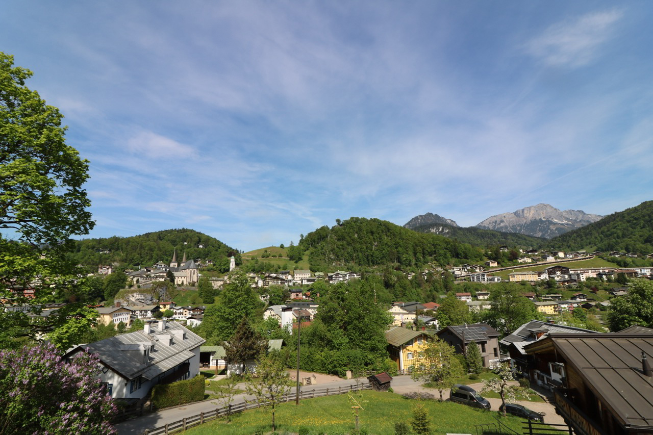 Zweifamilienhaus in zentraler Lage am Salzberg mit Panoramablick - Teilvermietet