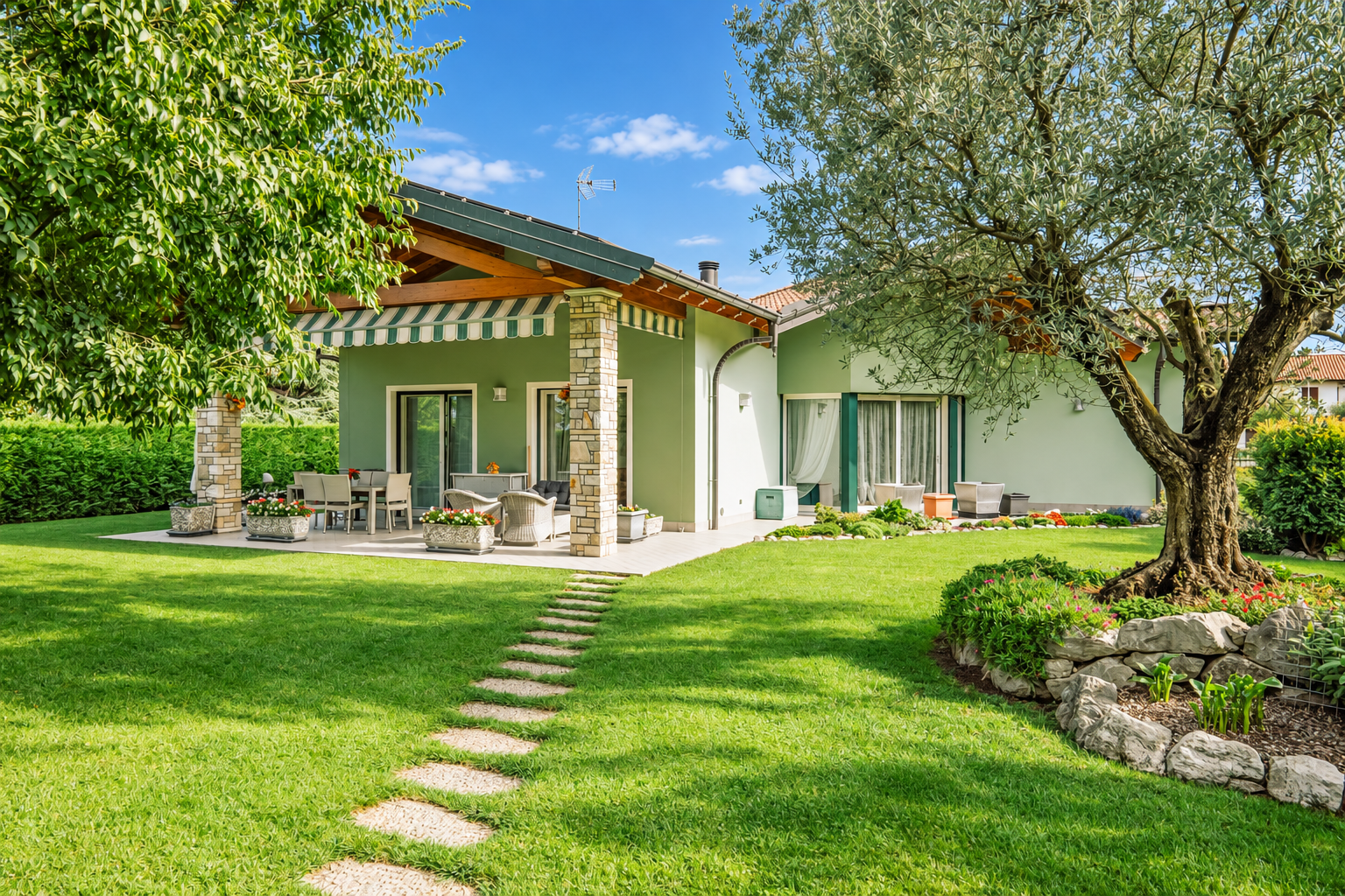 Modern single-storey villa