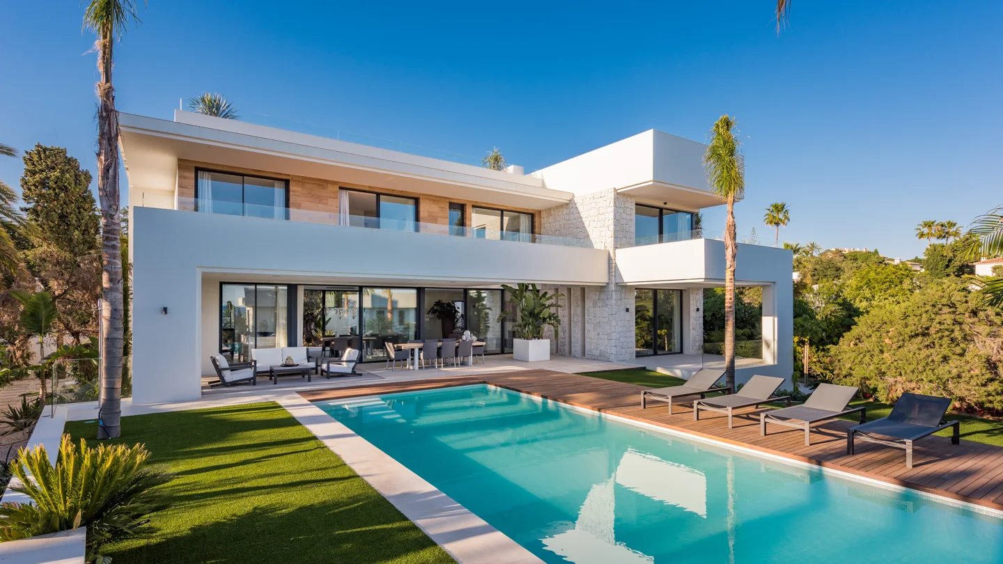 Unica Villa moderna en Marbesa en una urbanización de primera en Marbella