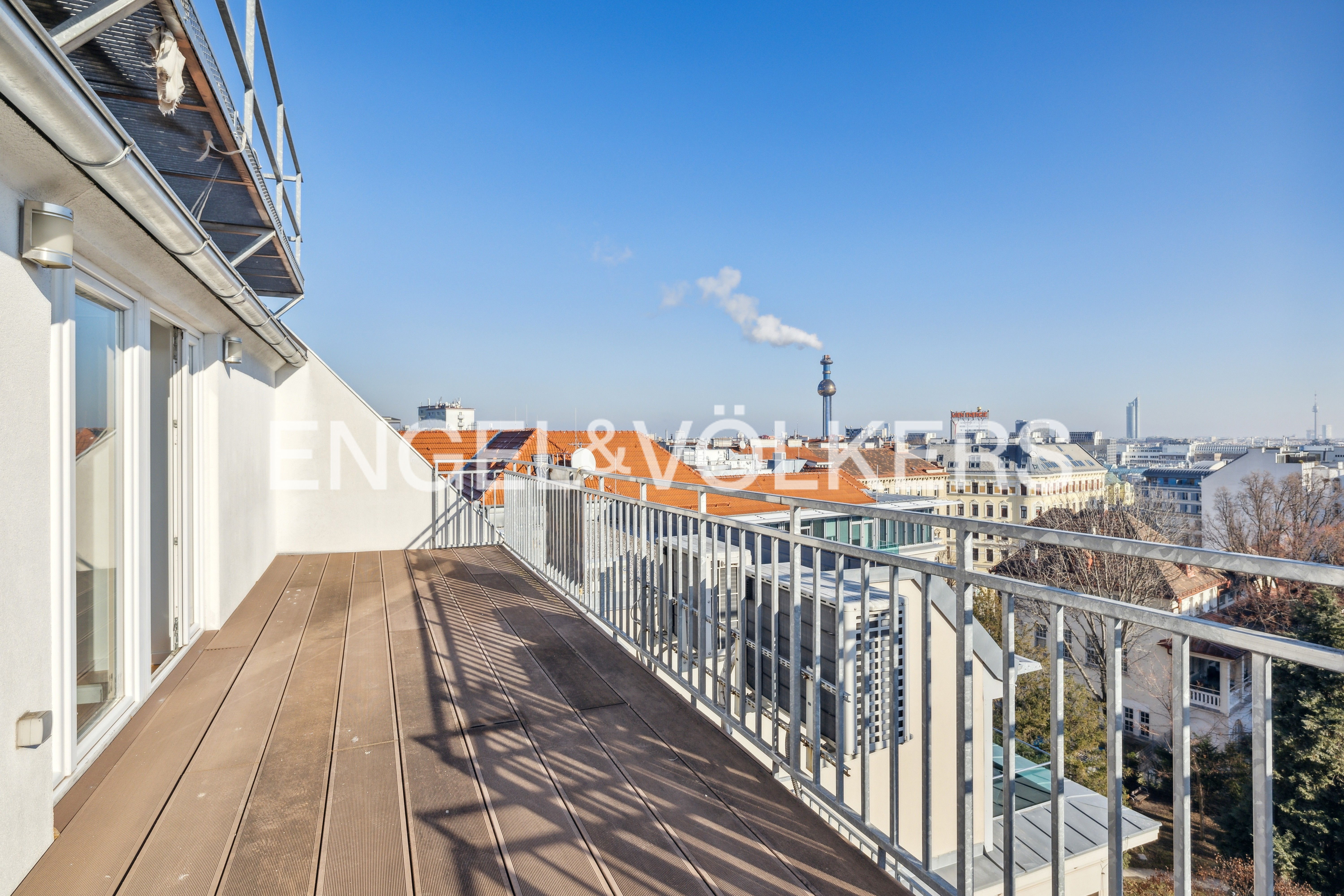 Altbau-Penthouse-Wohnung mit Weitblick und Privatsphäre