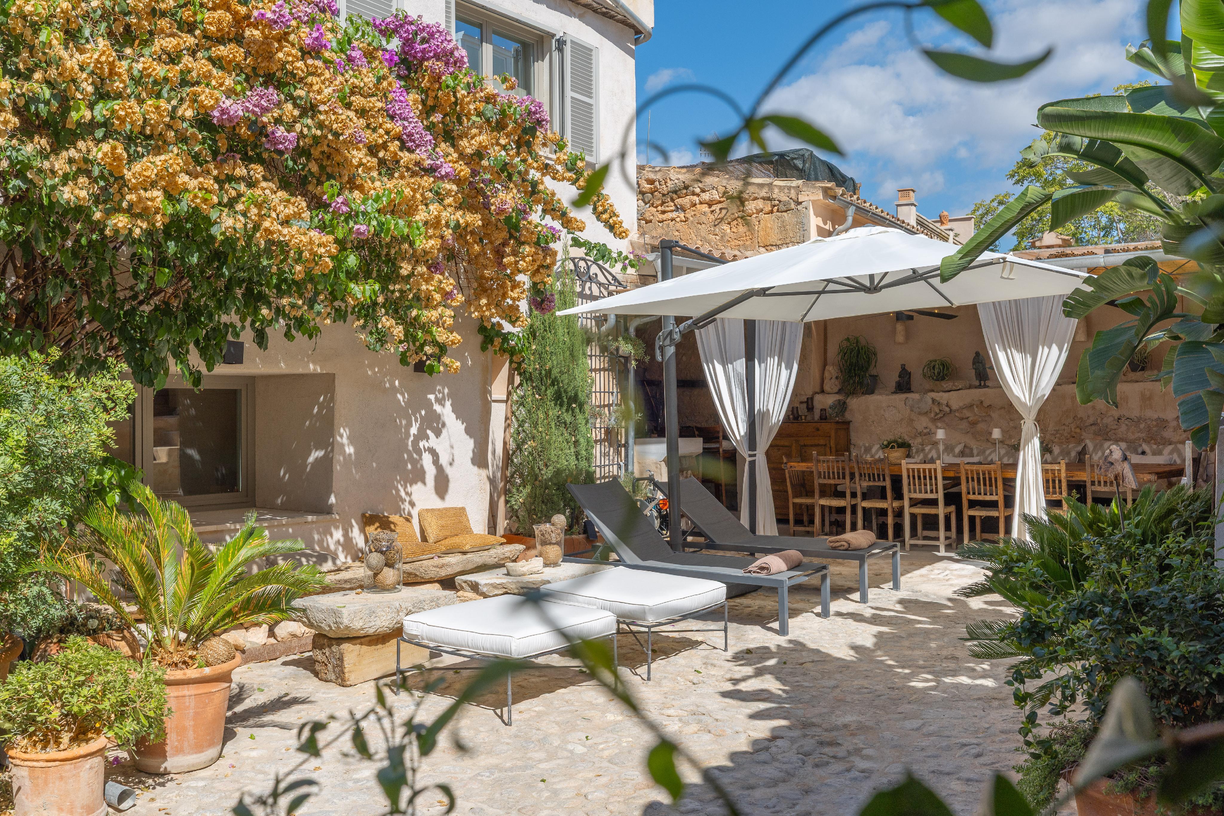 Historischer Charme und moderner Komfort in einem Natursteinhaus in Consell
