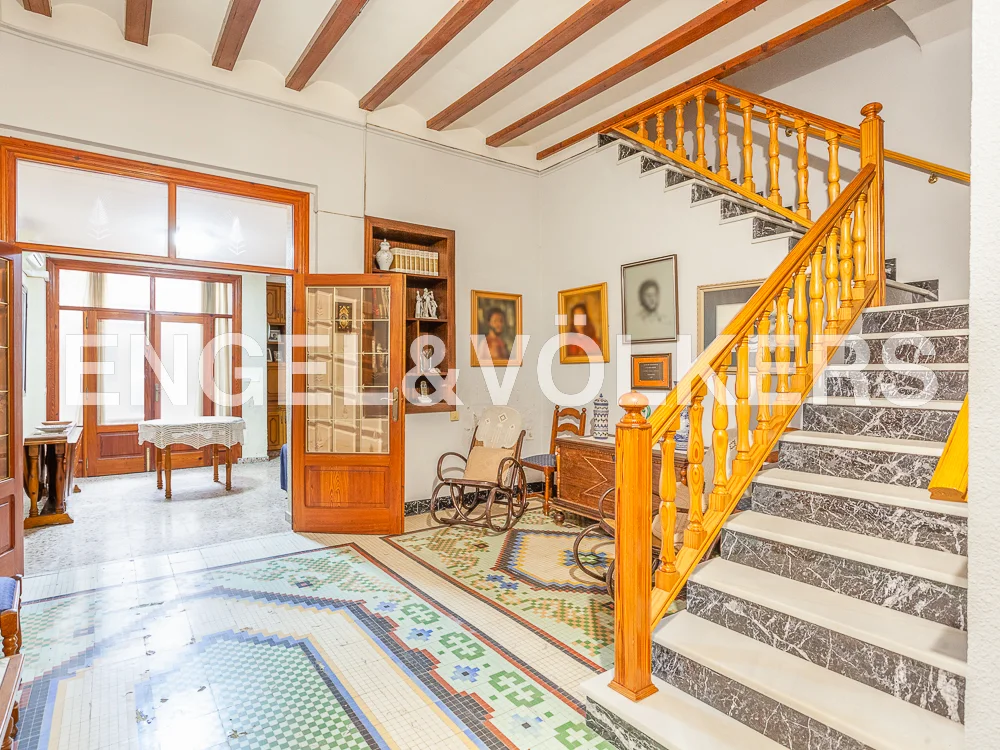 Town house with lots of possibilities in the center of Carcaixent