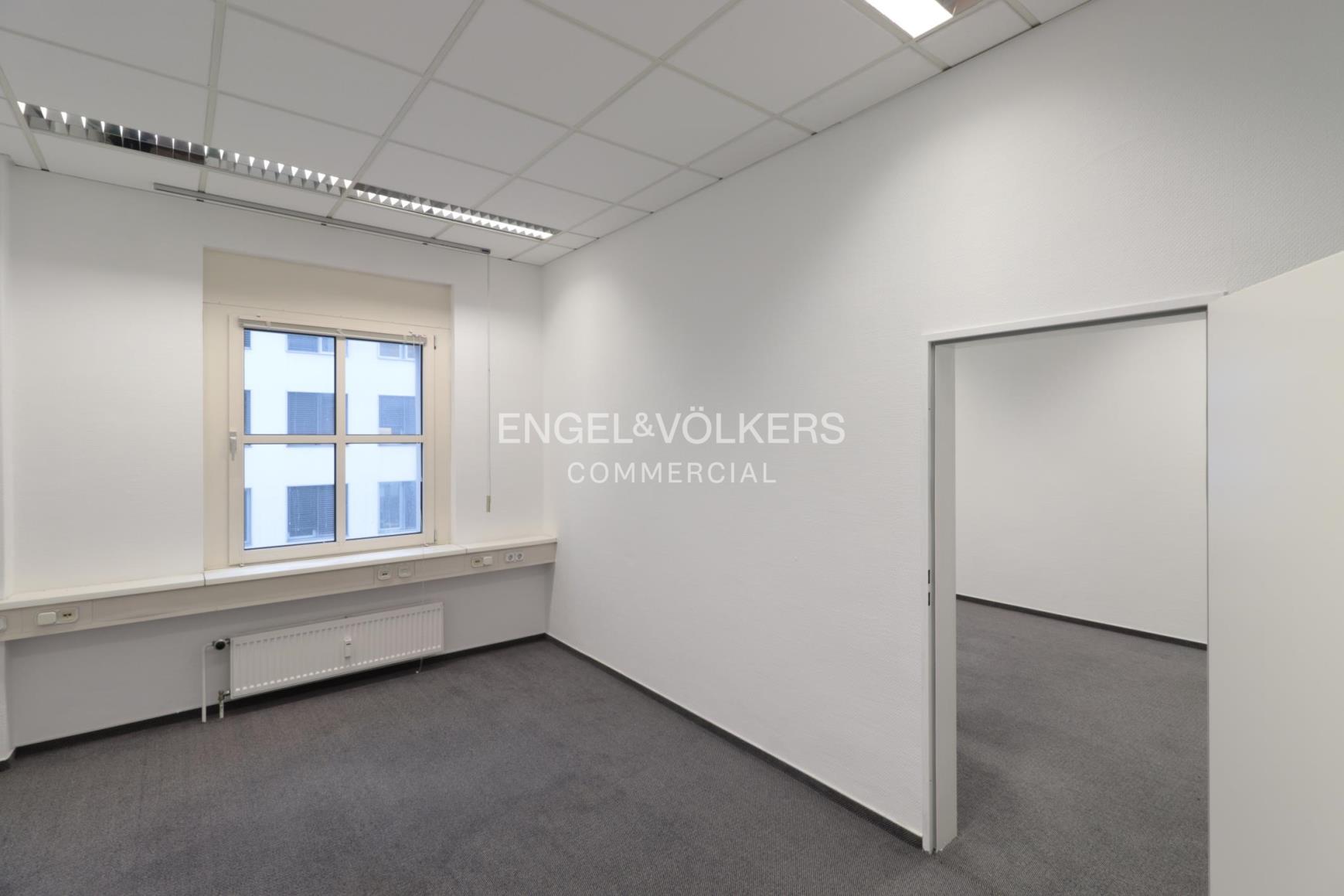 Plug & Play: Effizientes Büro in Mitte sucht Mieter