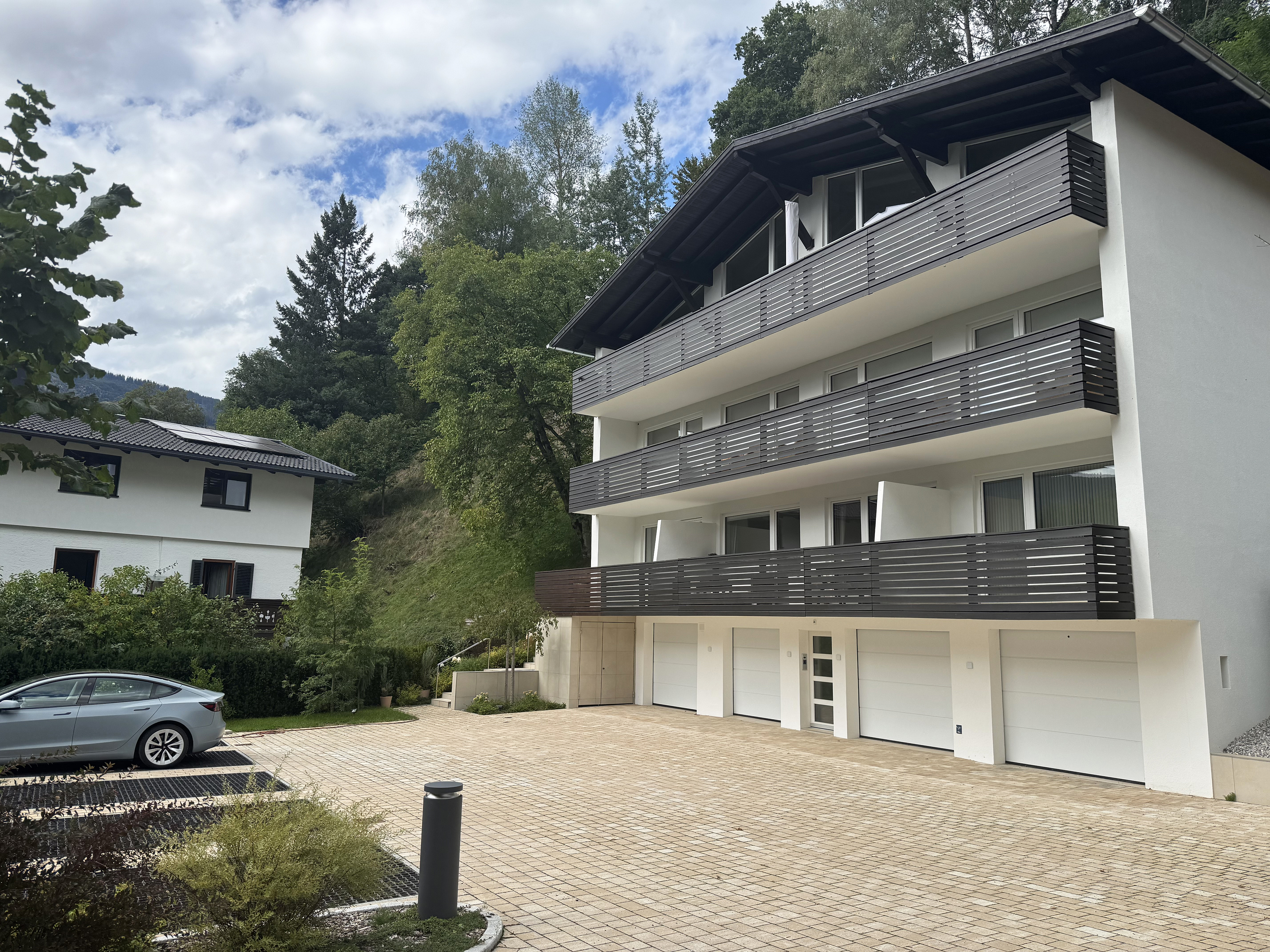 Compact, Sunny, Second Home – Holiday Apartment in Zell am See