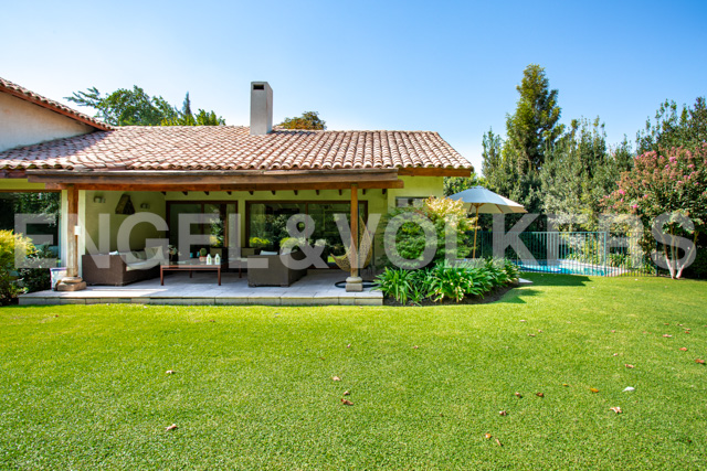 Casa en Las Pataguas, excelente conectividad