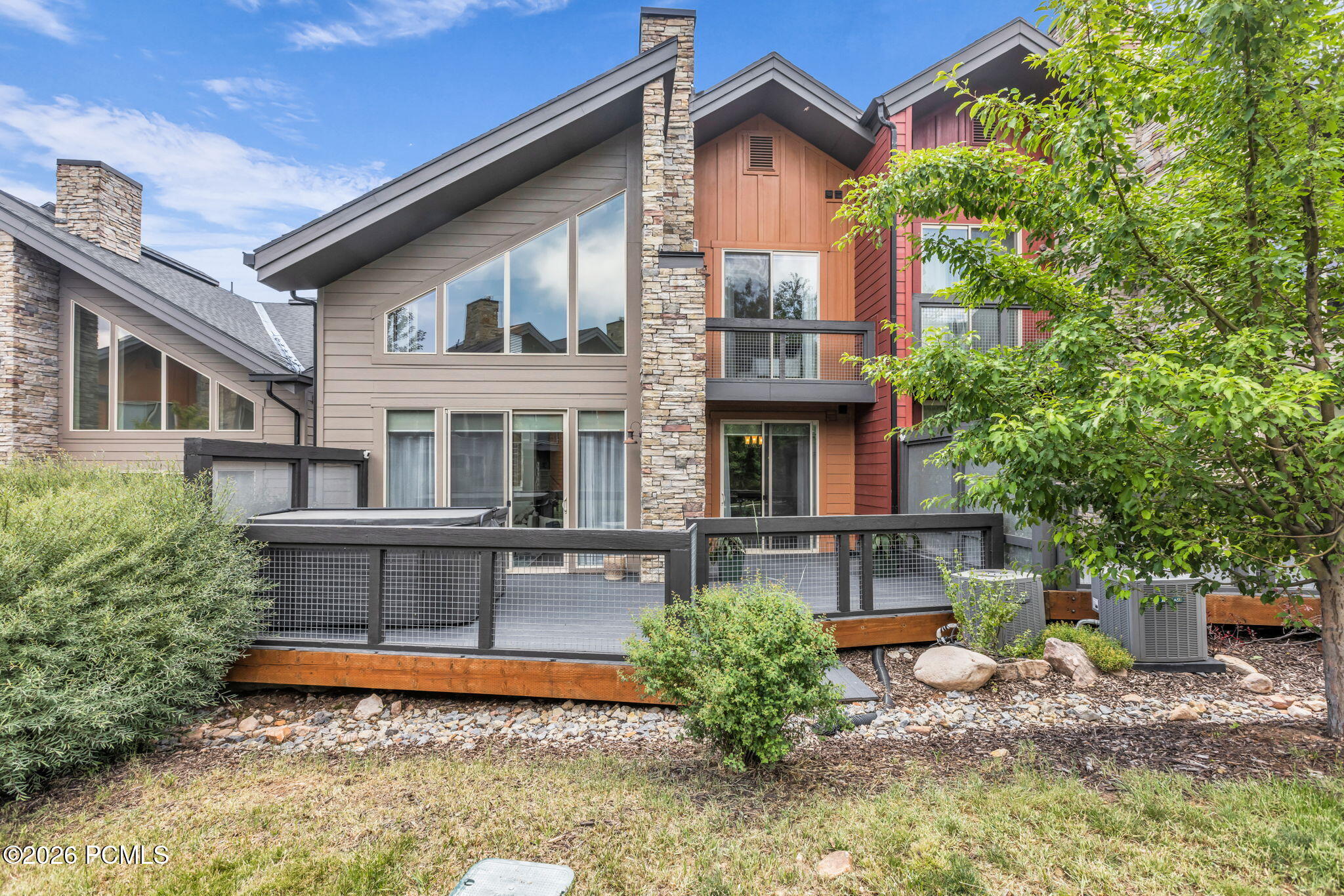 Beautifully Updated Contemporary Townhome