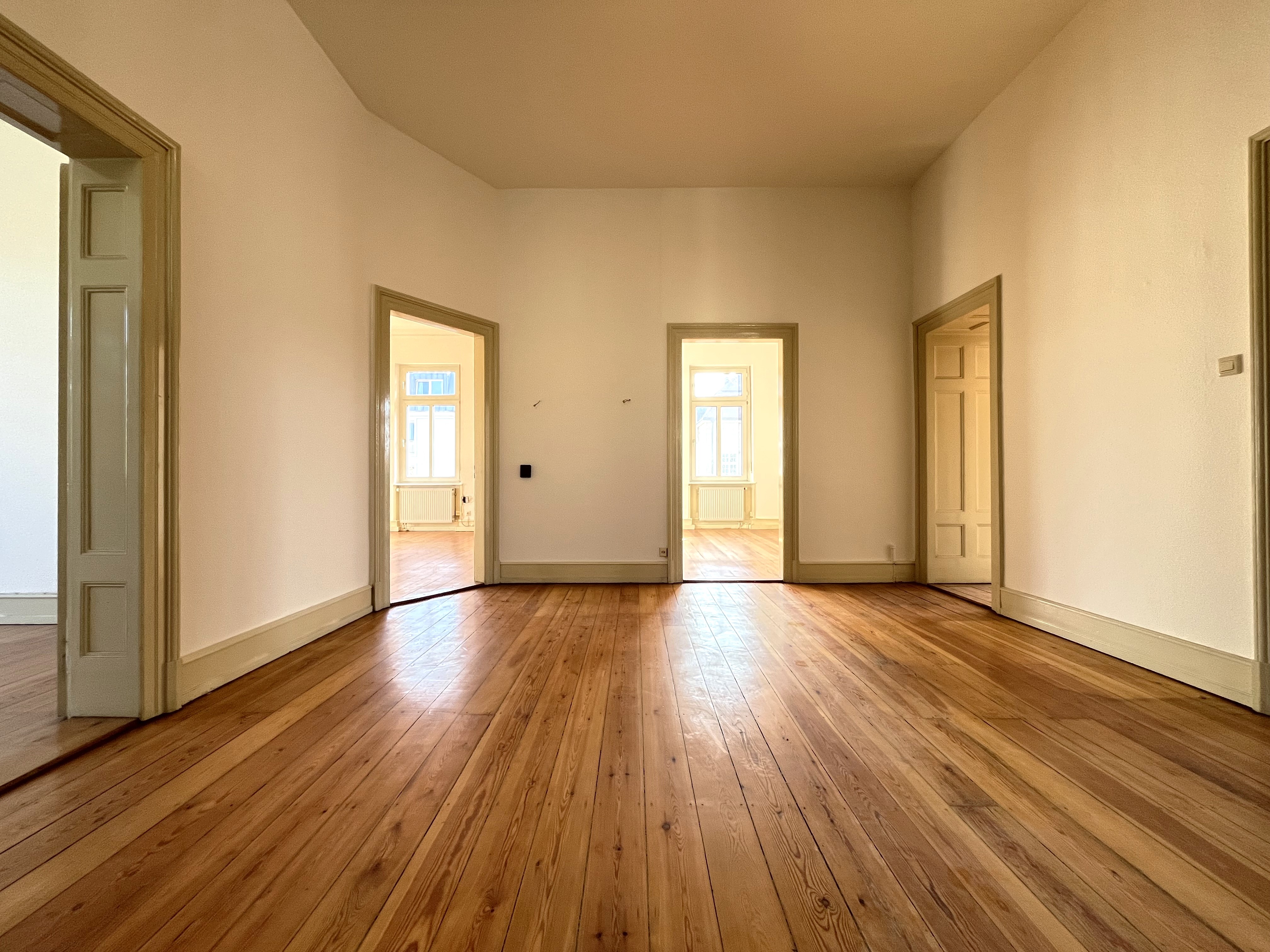 Sanierte Beletage-ETW in LD-City mit viel Charme!