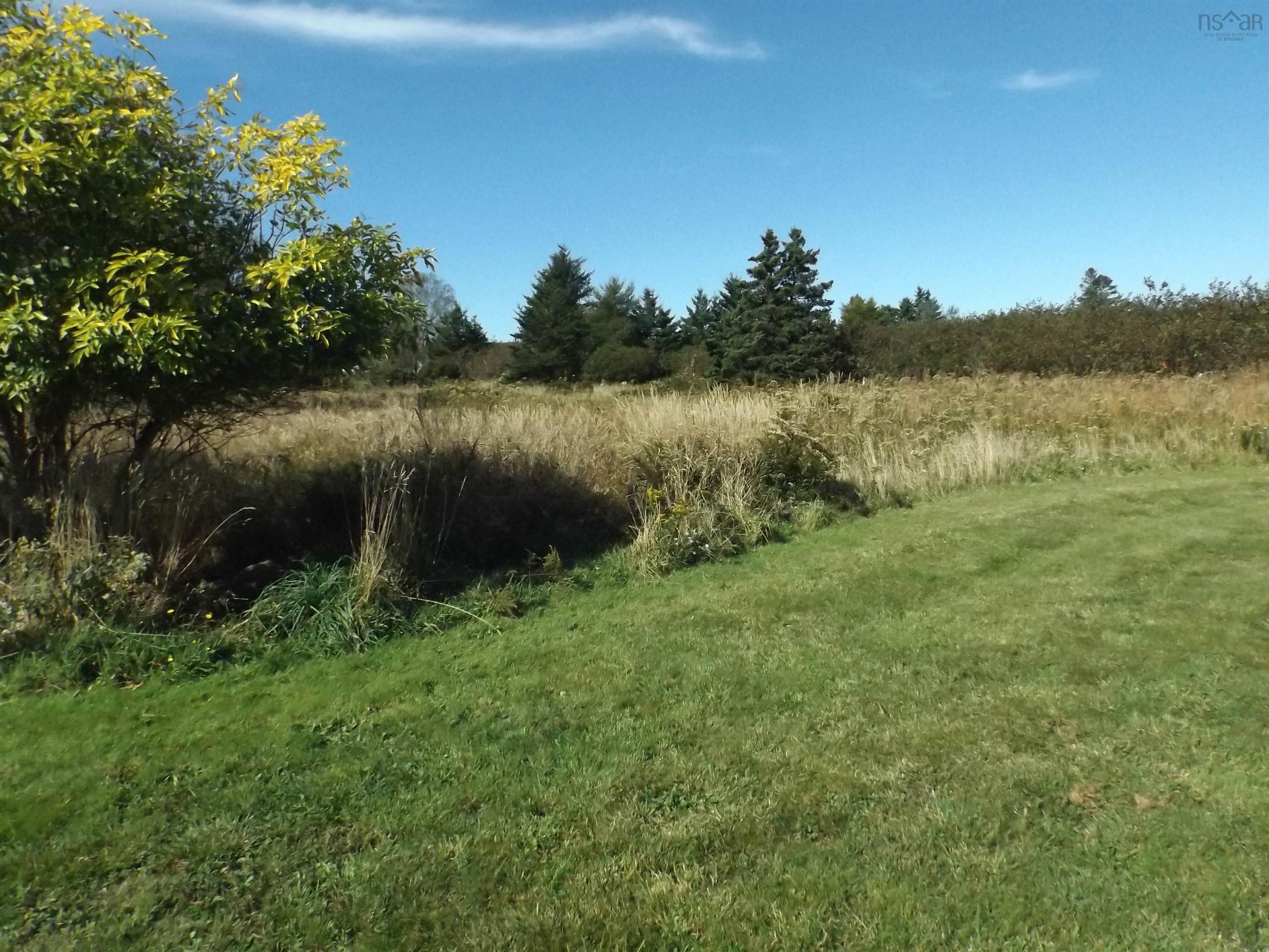 Private, Level Lot in Yarmouth