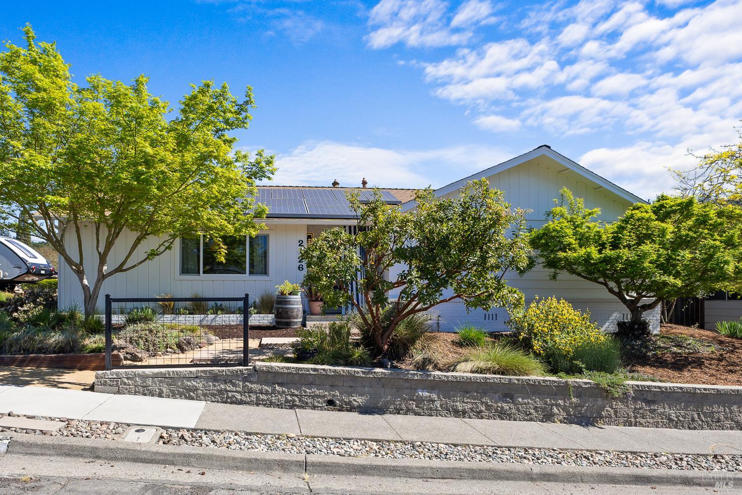 Refined Mid-Century Living with a Resort-Caliber Retreat