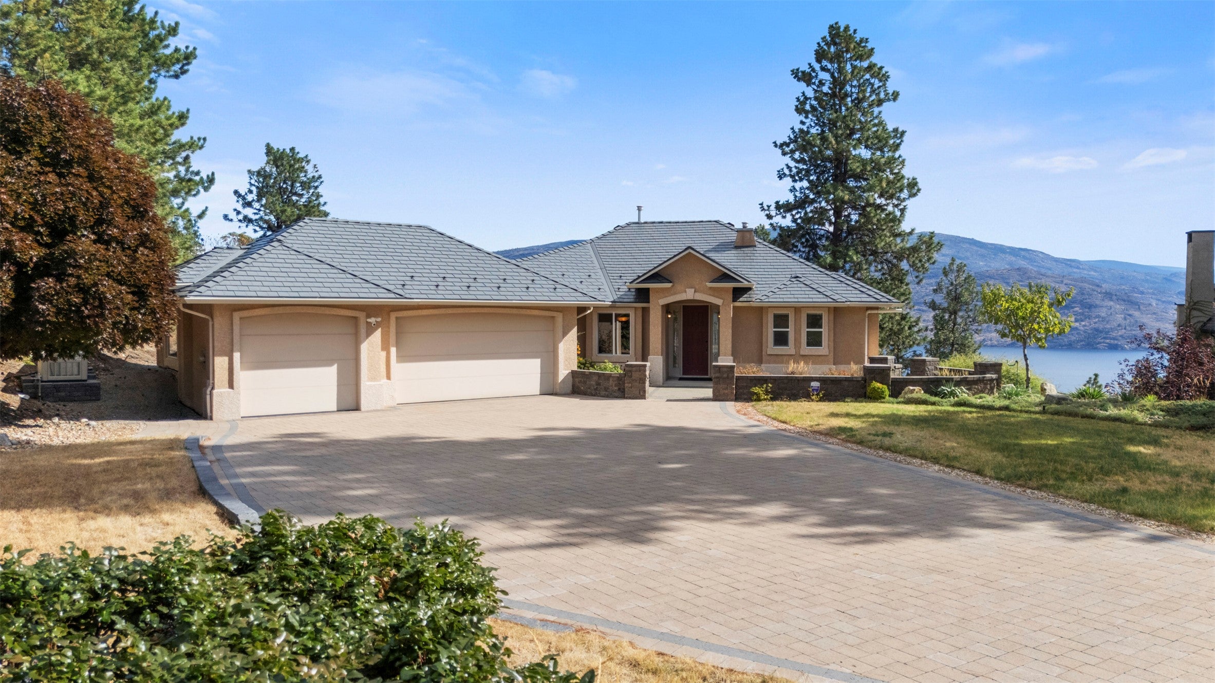 Panoramic Lake Views Meet Refined Okanagan Living