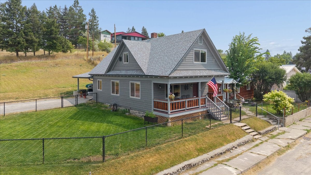 Craftsman Home In Eureka