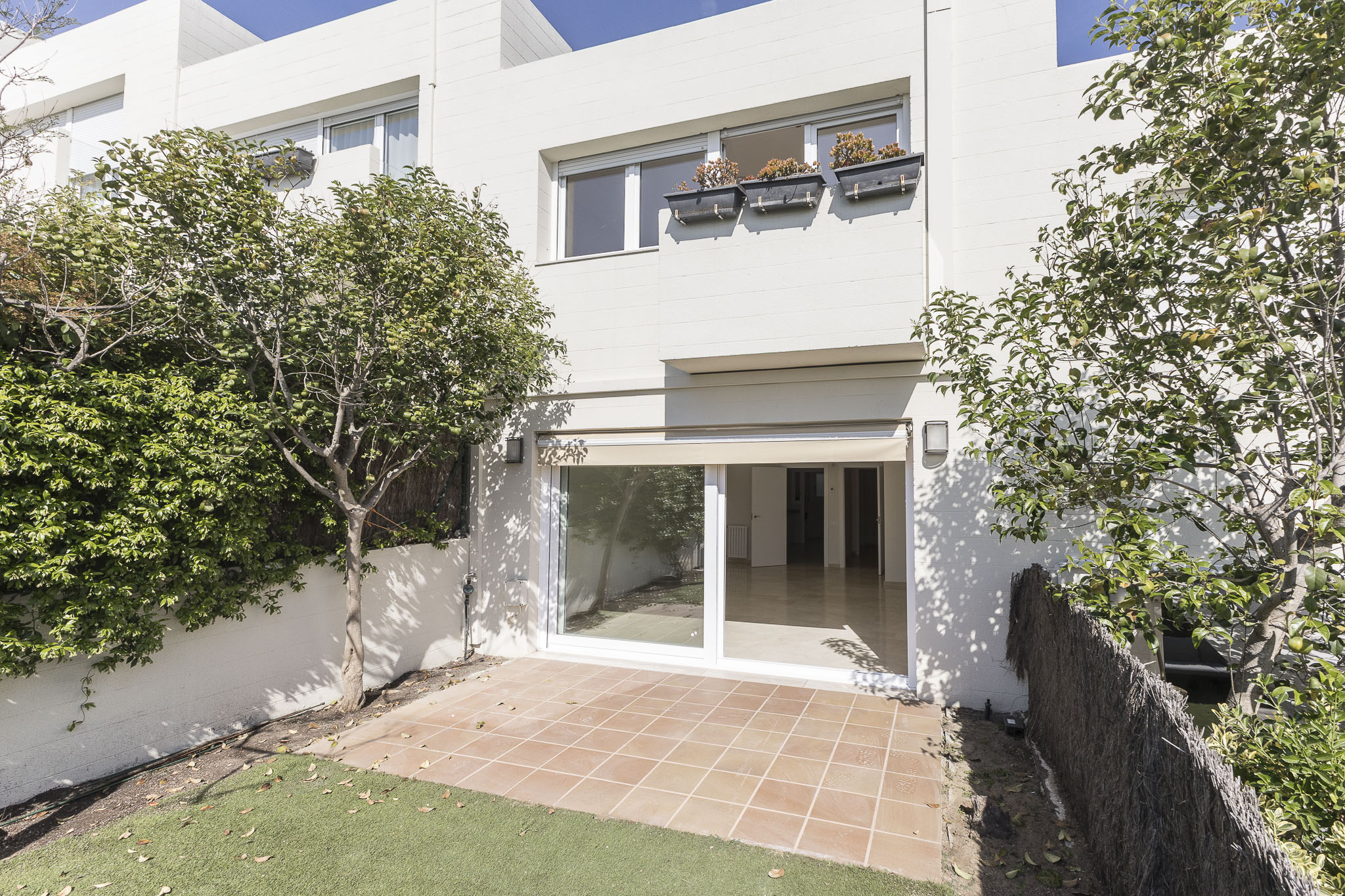 Magnífica casa con jardín en la zona alta