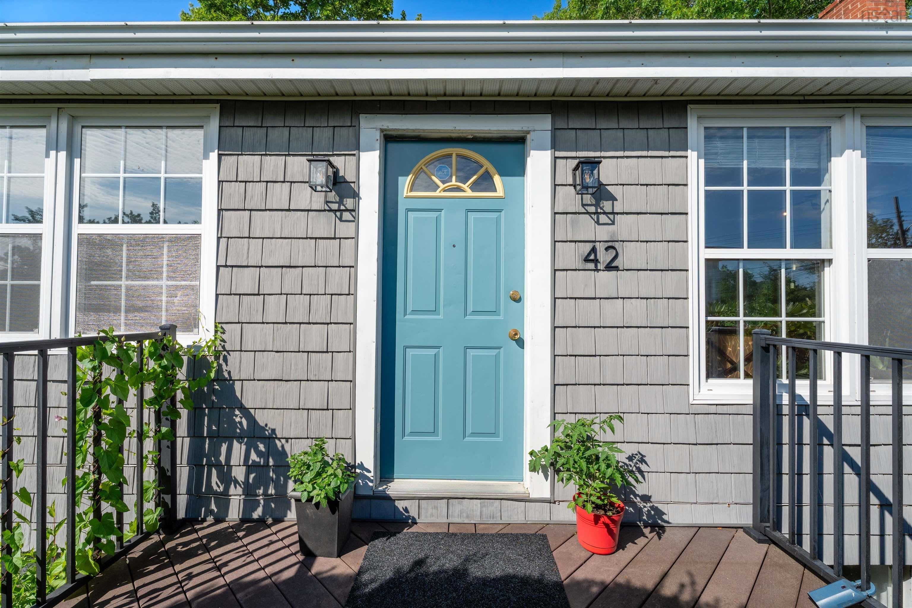 Fairview 5-Bed Bungalow with Private Suite & Large Yard