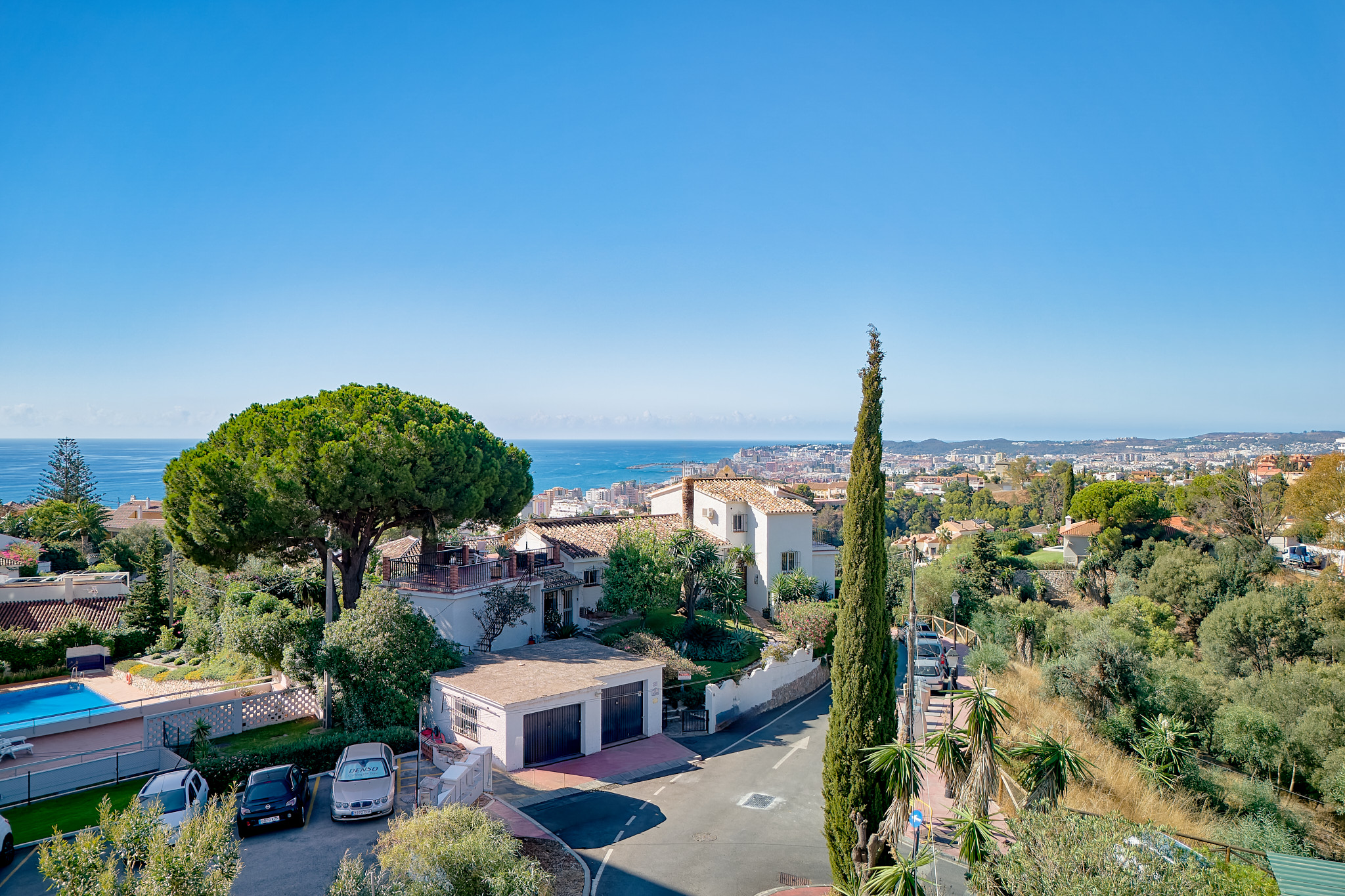 Charming 6-bedroom villa with sea views