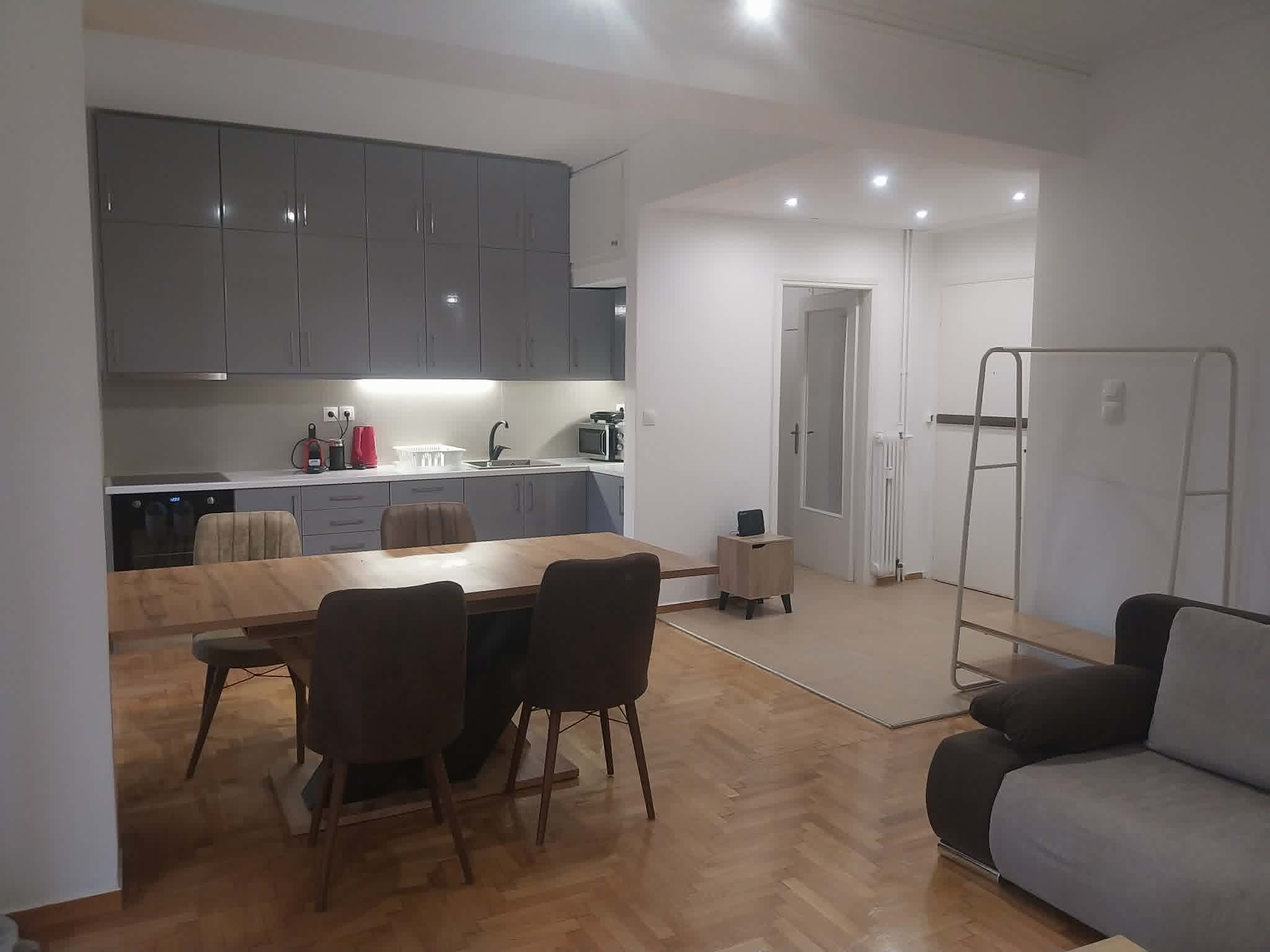 Comfortable and spacious apartment in Lycabettus