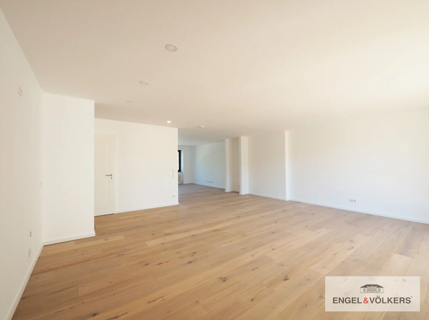 Luxuriöse 3-Zimmer-Wohnung mit Balkon am Landwehrplatz! - Photo 1