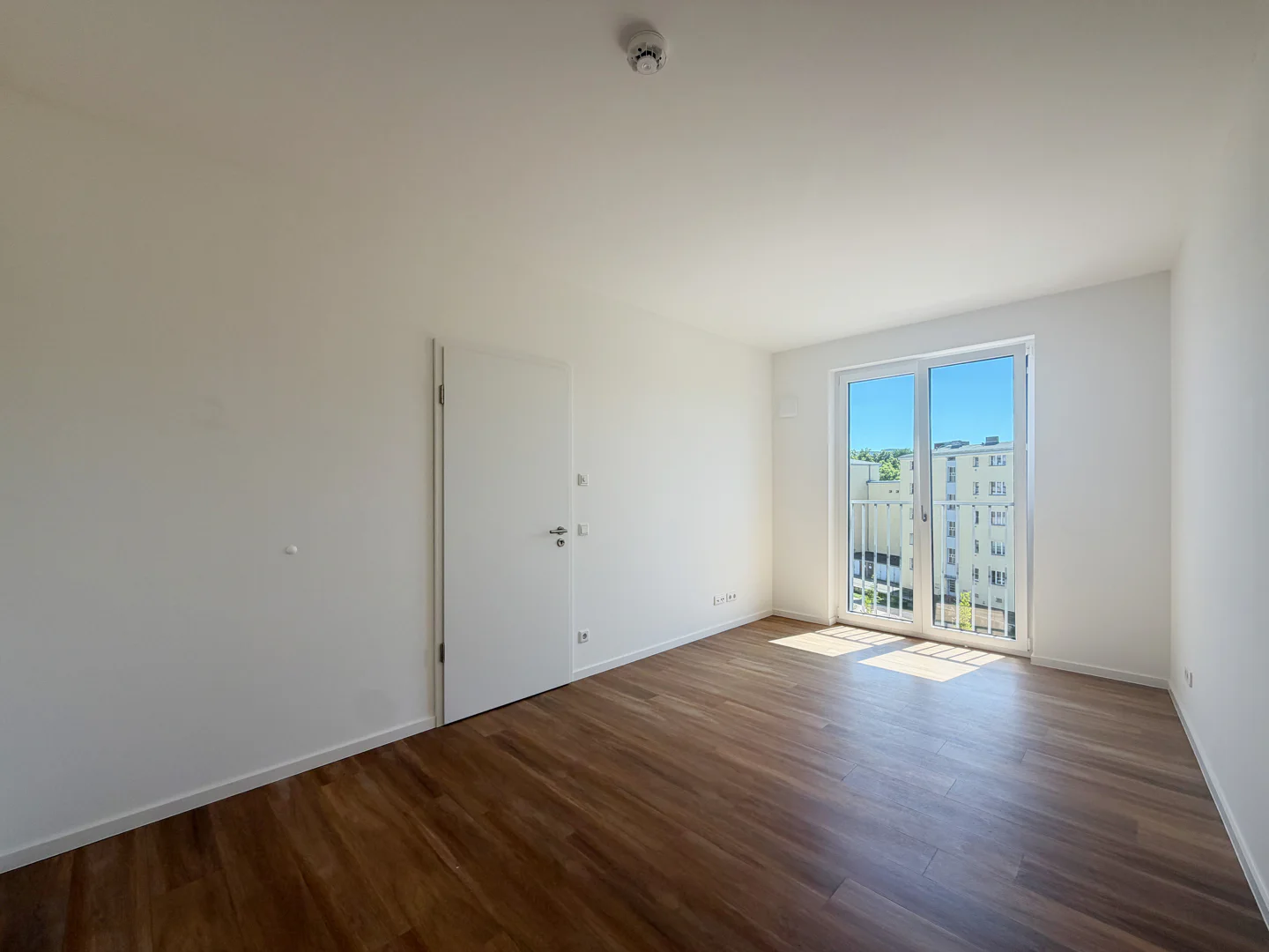 Lichtdurchflutete 2-Zimmer Wohnung in den "Alboingärten" - Photo 1