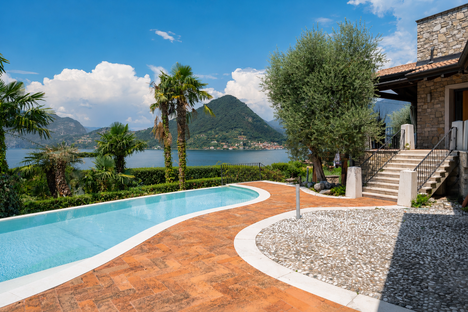Exclusive villa with pool: Your private oasis with lake view
