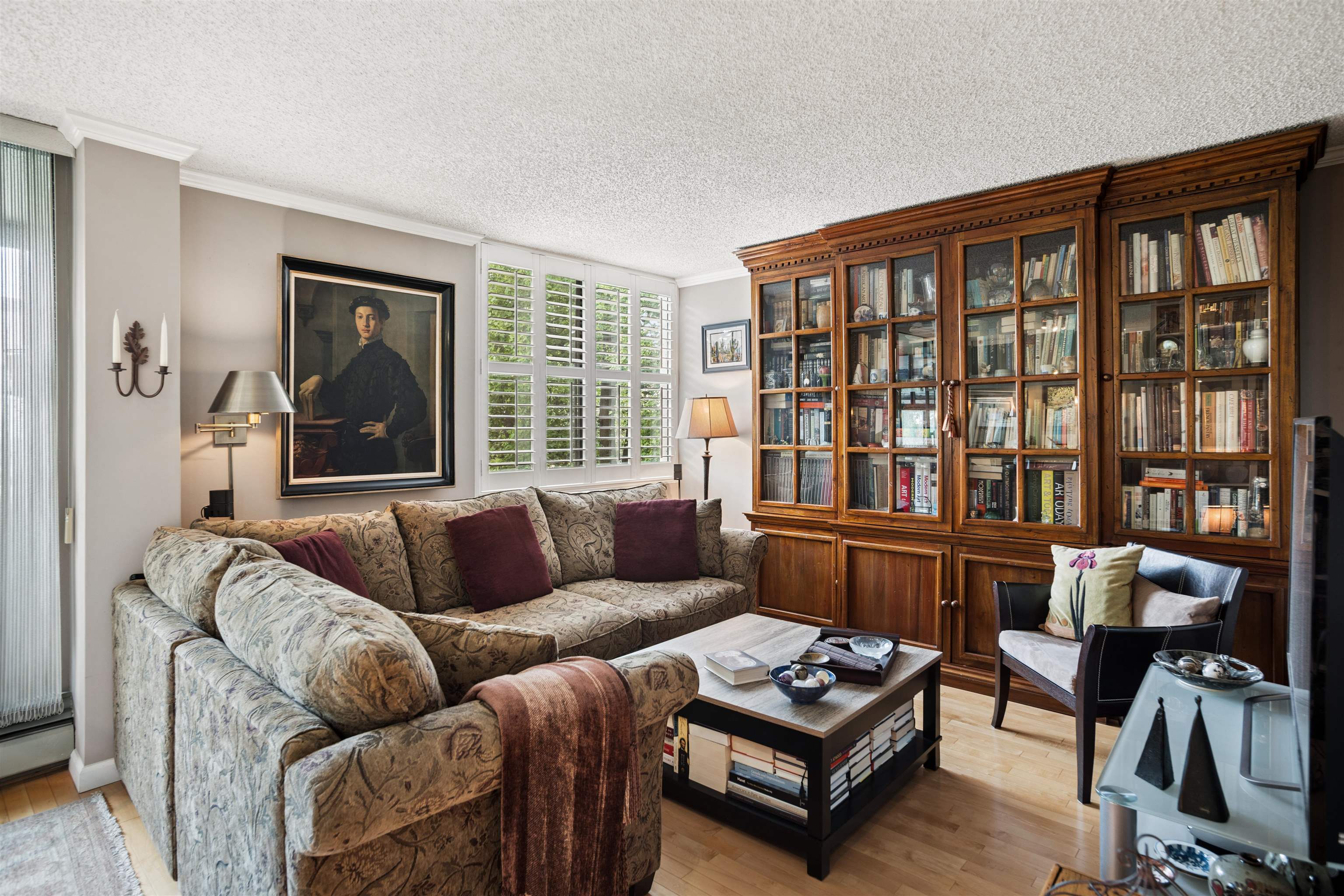 Well Maintained 2-Bedroom in West End